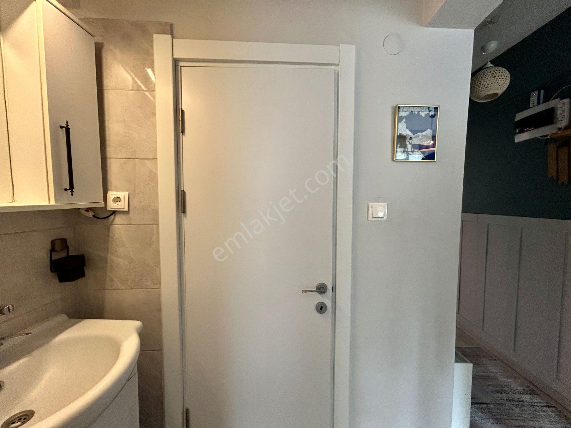 Kuşadası Türkmen Mahallesı Bakımlı Eşyalı Satılık 2+1 Daıre - Görsel 14