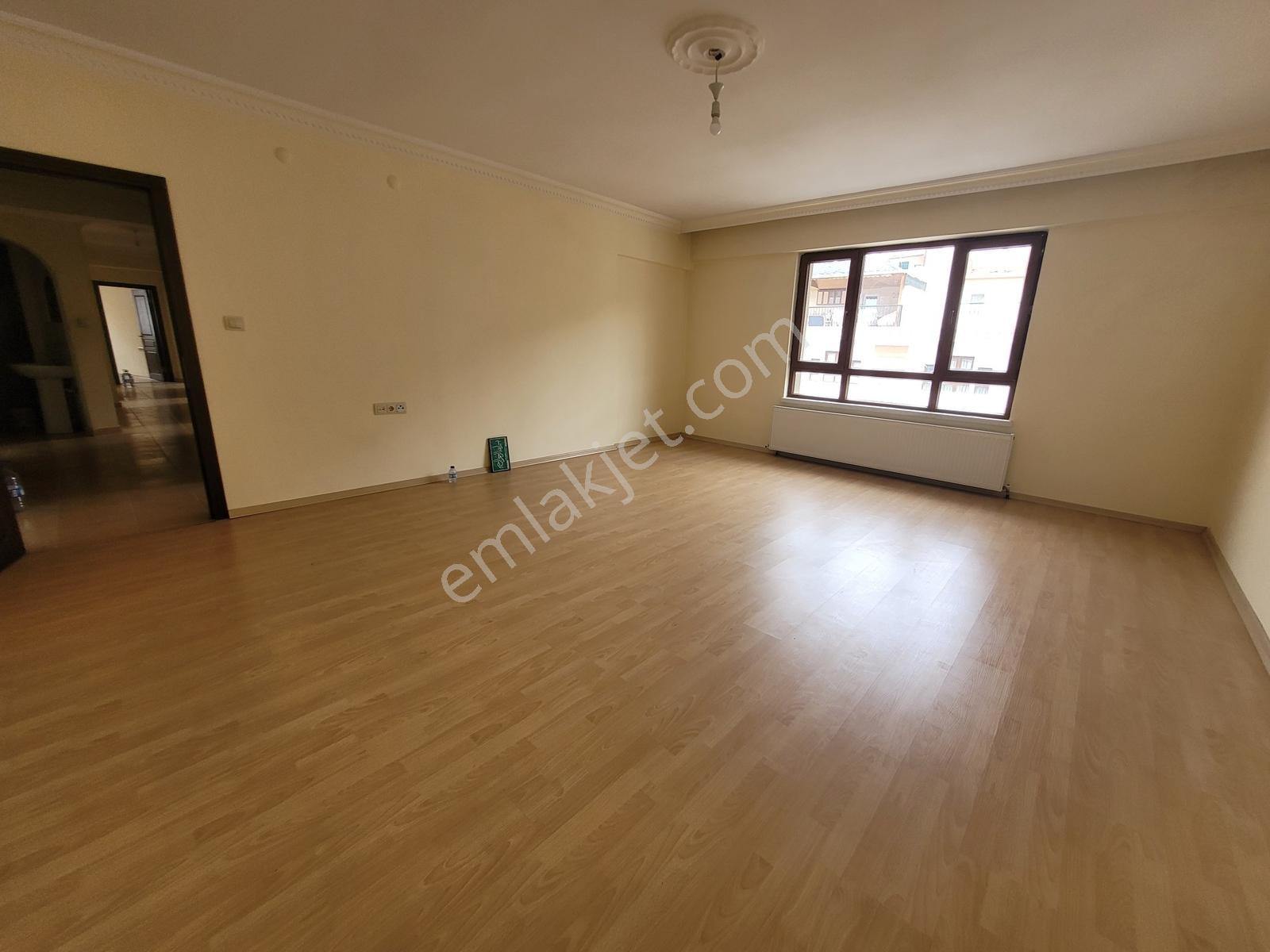 Ayvalı'nın En Merkezi Yerinde Şehir Manzaralı 4 Oda 1 Salon !!! - Görsel 15