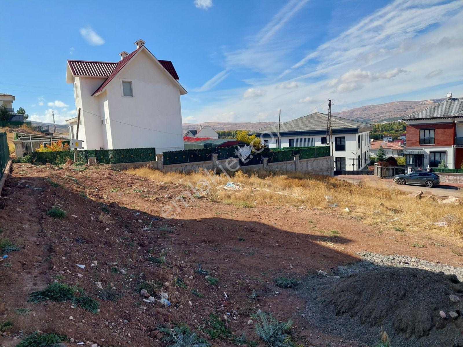 Karşıyakada 342 M2 Çevresi Villa Yapılı Satılık Arsa - Görsel 2