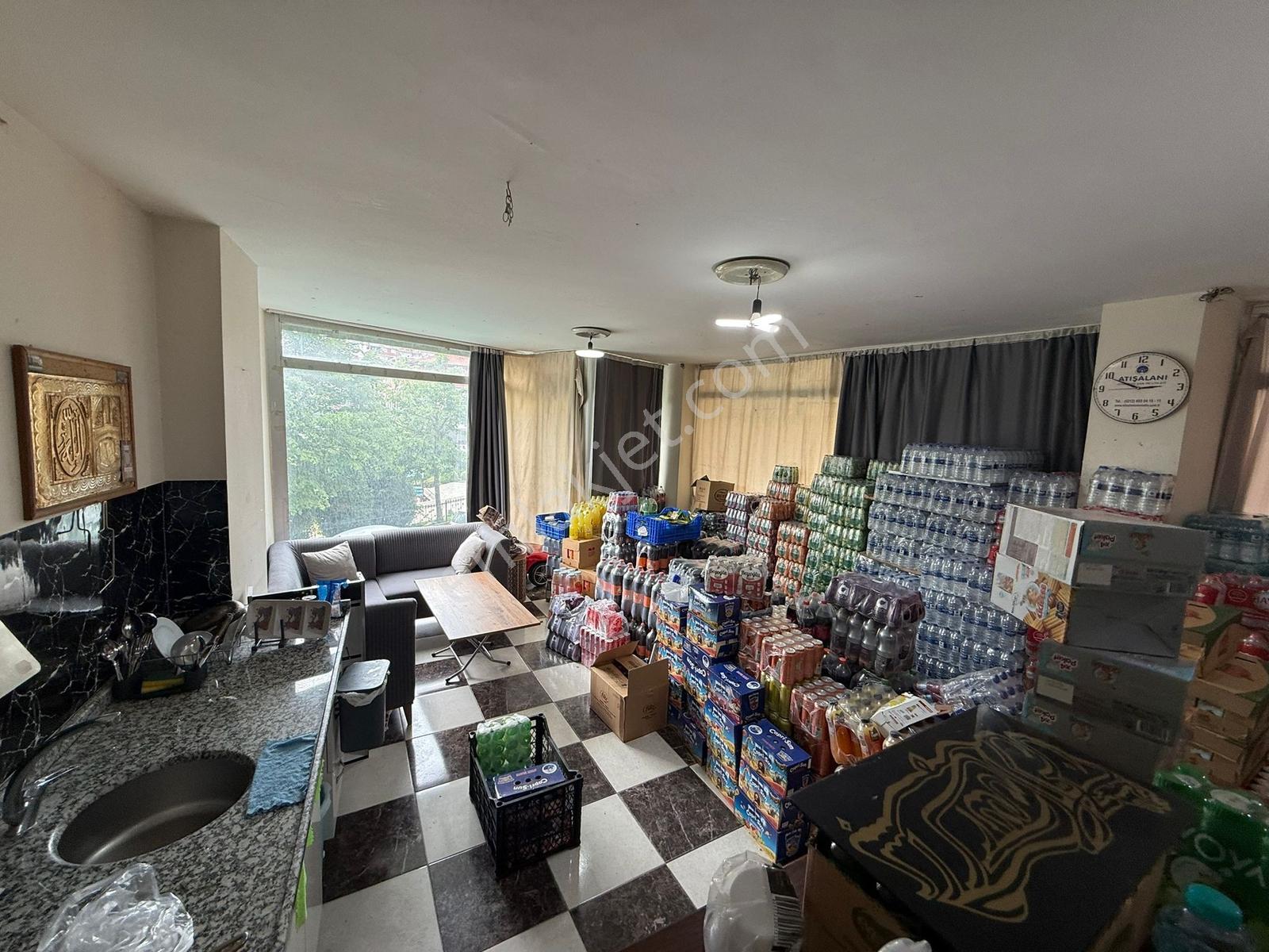 Home'dan Esentepe Mah'de Satılık 70m² Giriş Dükkan Kiracılı.....