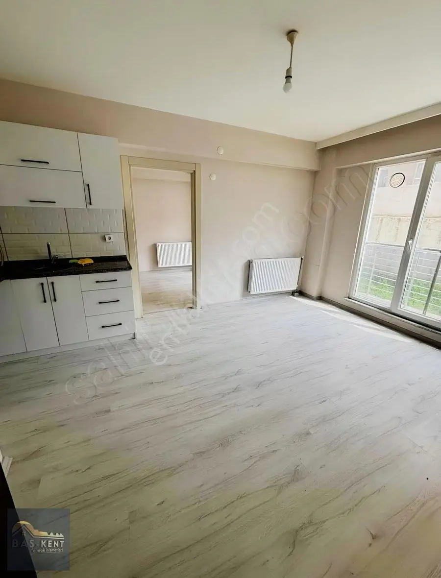 Ayşekadında 1+1 Kiralık Balkonlu Daire