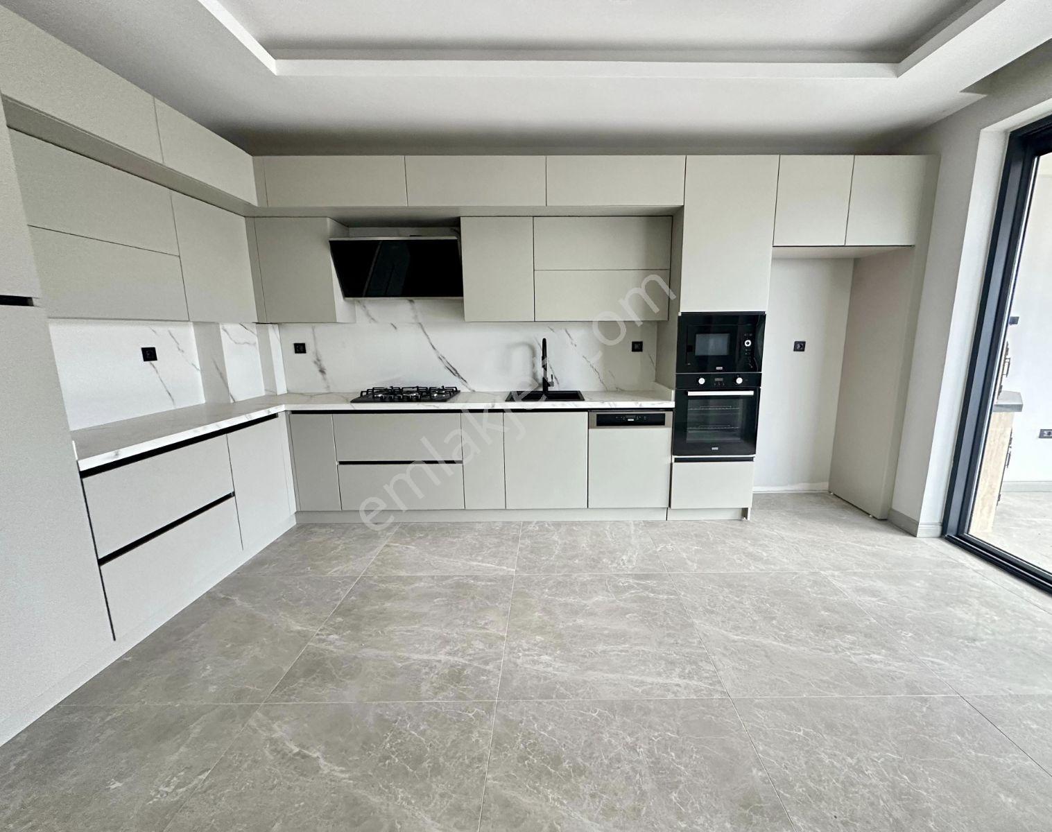 Önerler'de Göl Manzaralı Müstakil Satılık Villa - Görsel 26