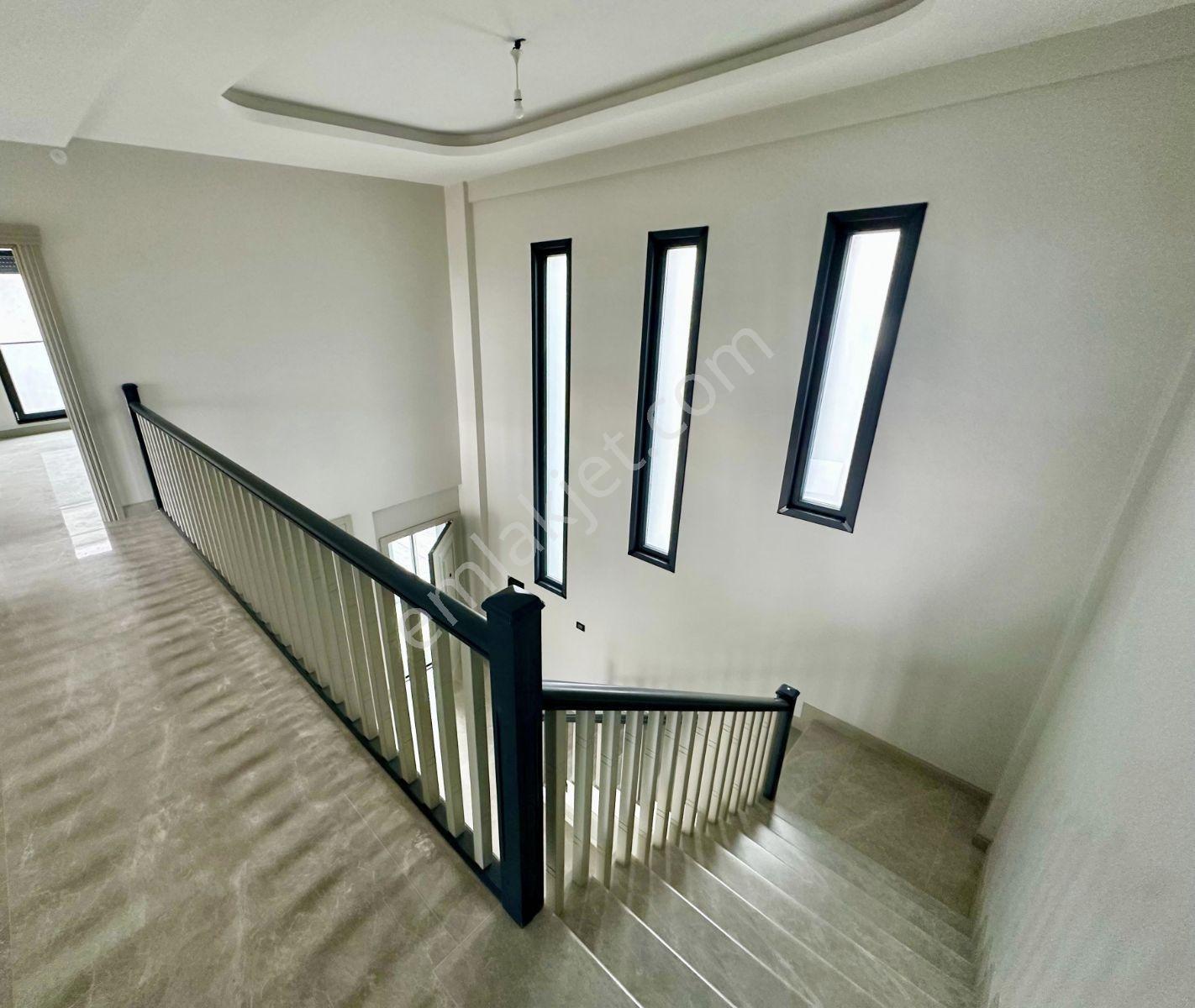 Önerler'de Göl Manzaralı Müstakil Satılık Villa - Görsel 14