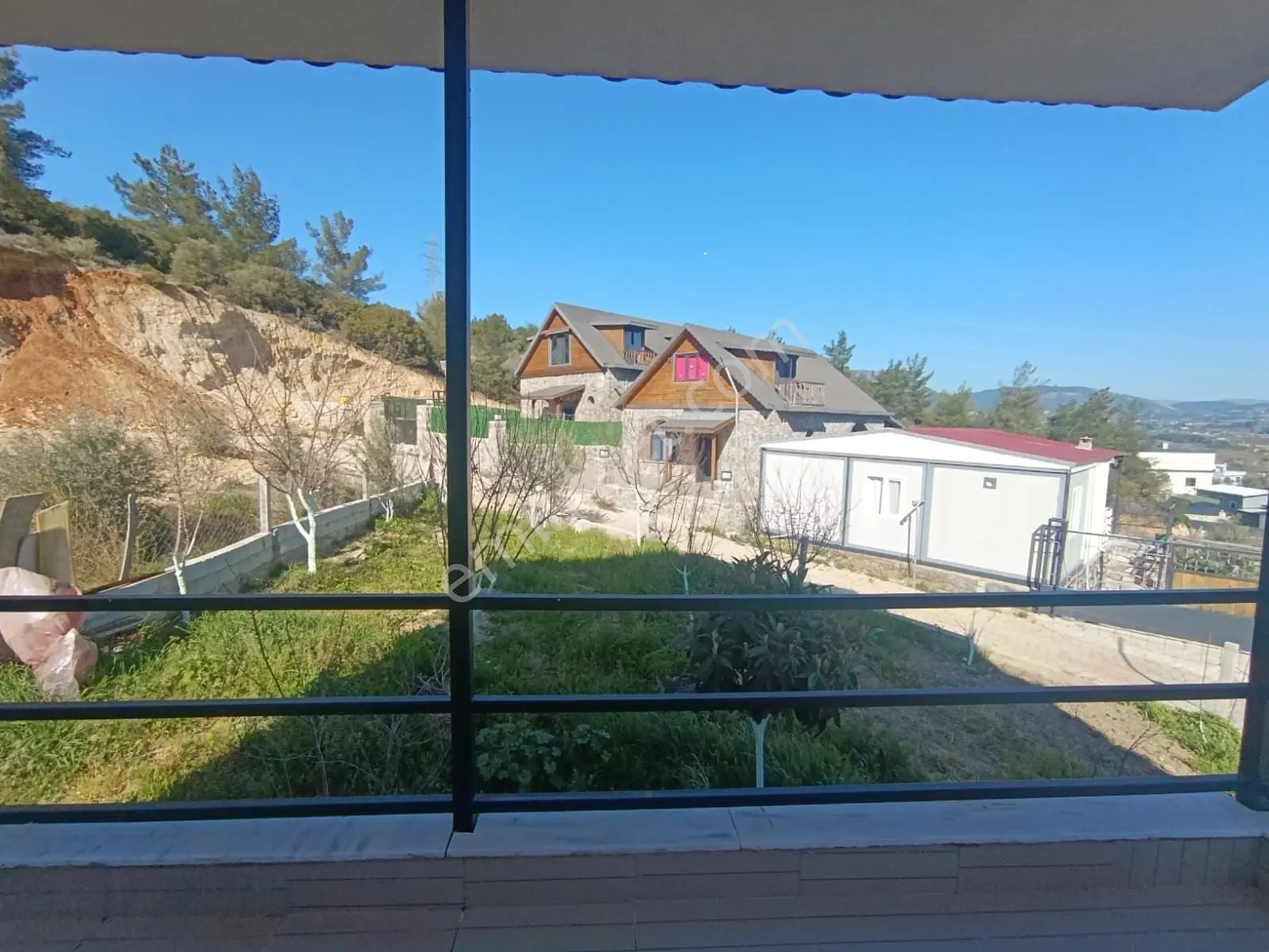Buca Karacaağaçta Yüksek Tavanlı Ferah Villa Takasa Açık - Görsel 4