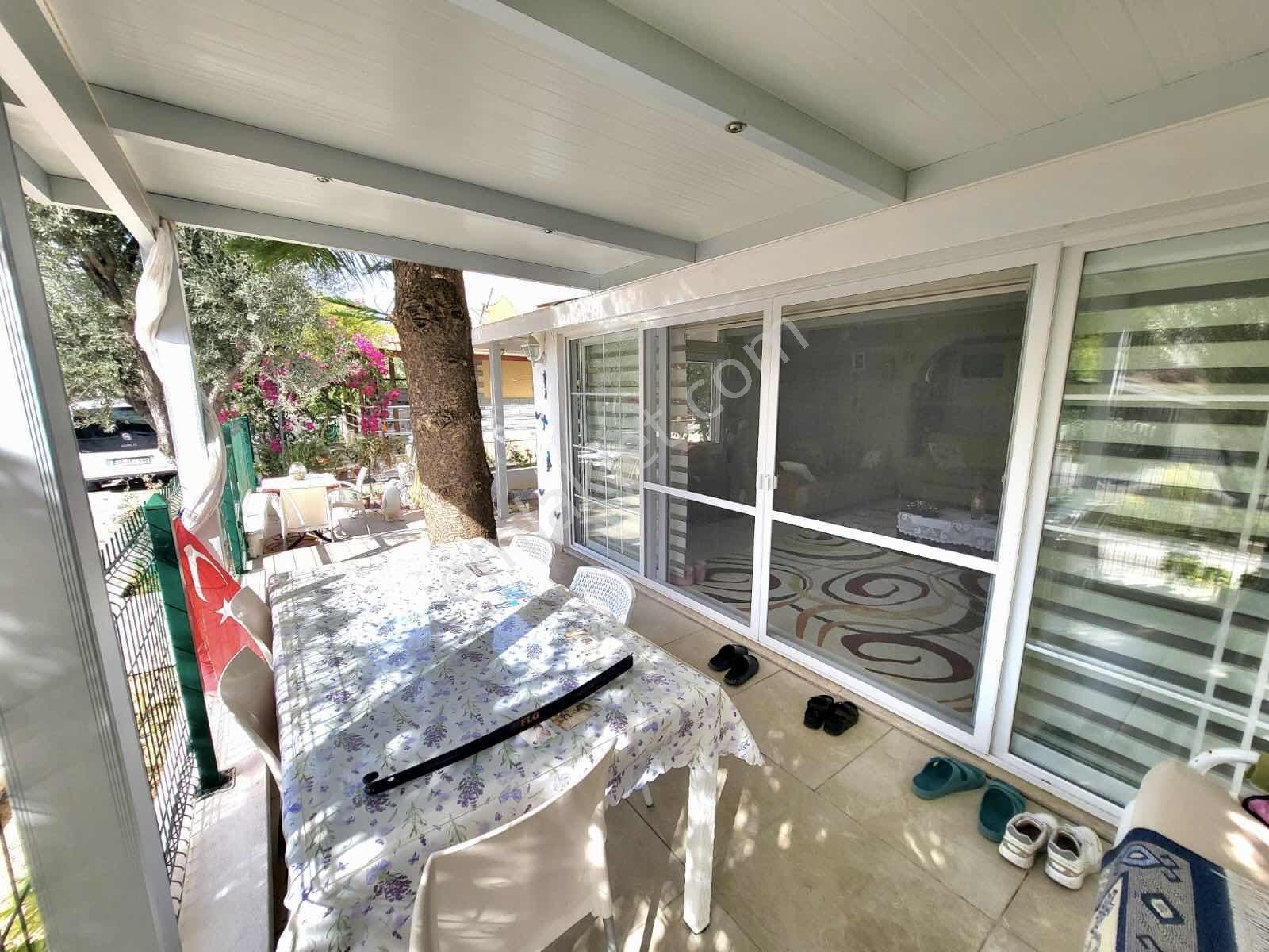 Çeşme Ildır'da Denize Yakın 3+1 Teraslı Site İçi Bahçeli Villa - Görsel 17