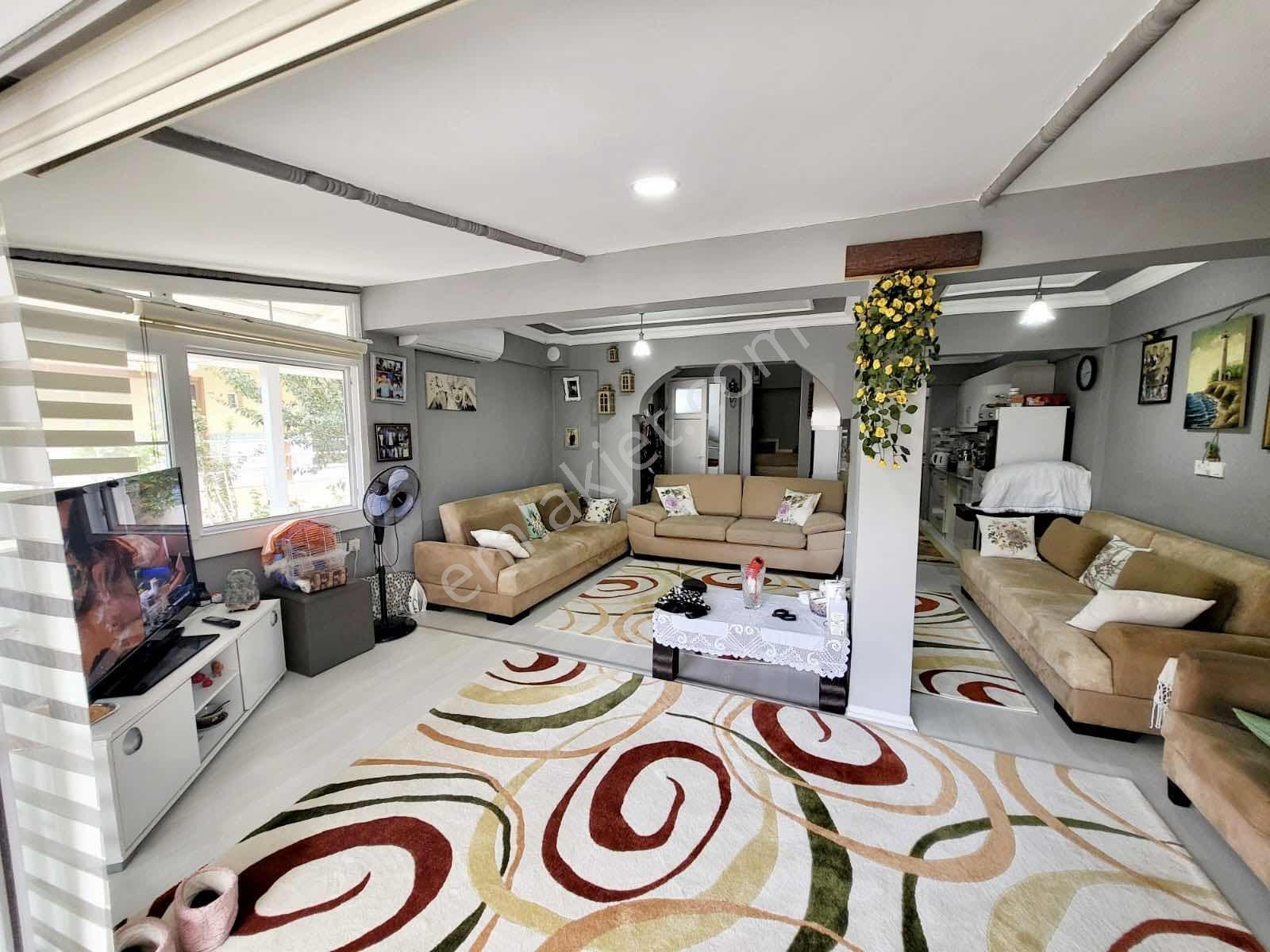 Çeşme Ildır'da Denize Yakın 3+1 Teraslı Site İçi Bahçeli Villa - Görsel 3