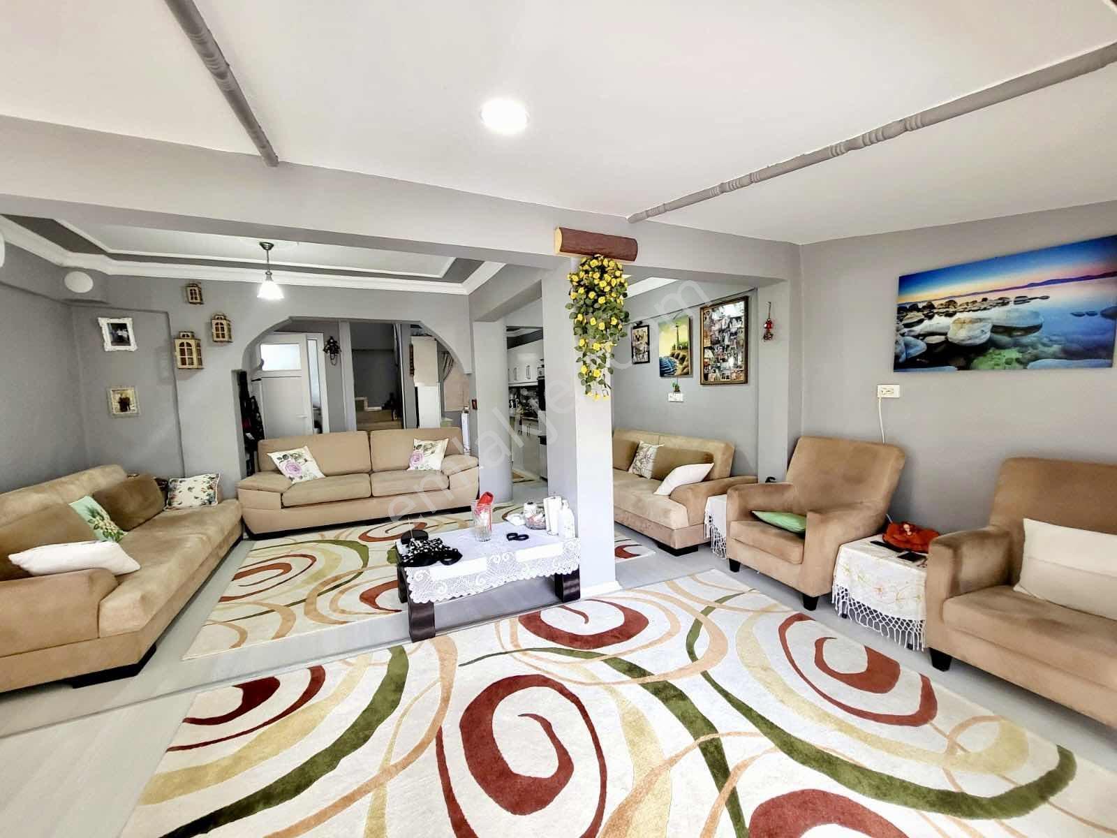 Çeşme Ildır'da Denize Yakın 3+1 Teraslı Site İçi Bahçeli Villa - Görsel 25
