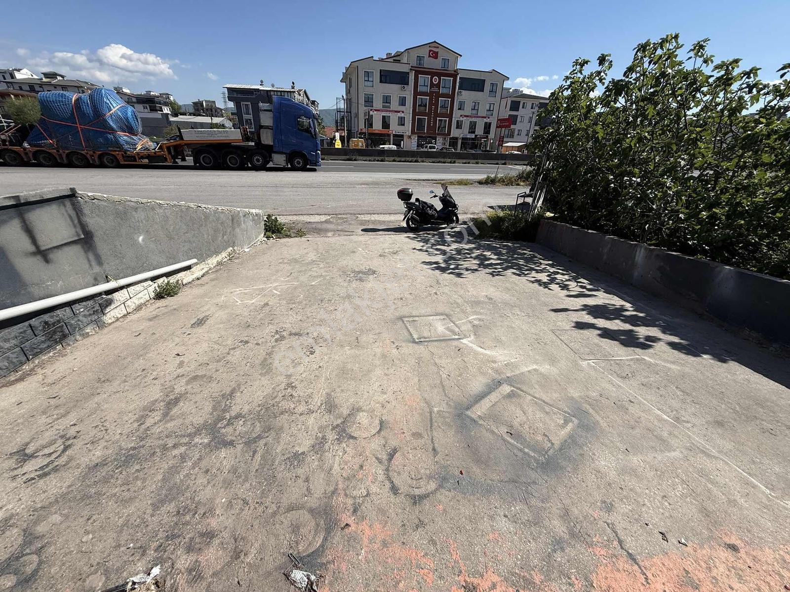 İzmit Yalova Yolu Üzerinde Kiralık Depolu Dükkan - Görsel 16