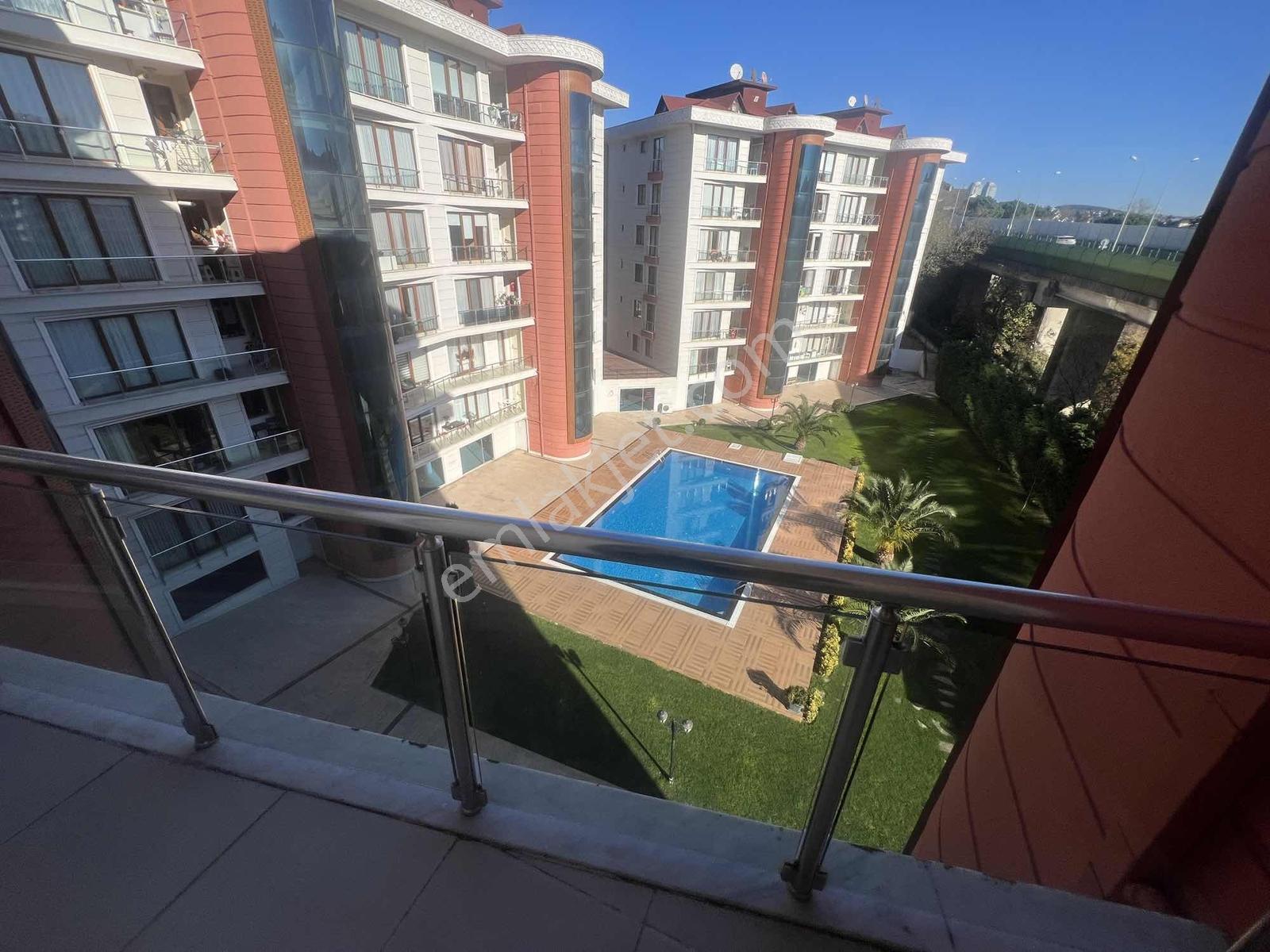 Elite'den Butik Sitede Kısmi Boğaz Manzaralı Daire - Görsel 2