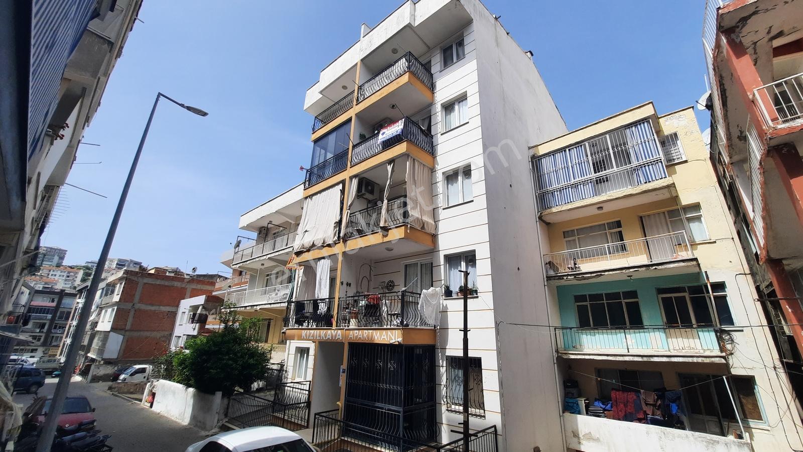 Kuşadası Merkezde Satılık 2+1 Arakat Daire - Görsel 21