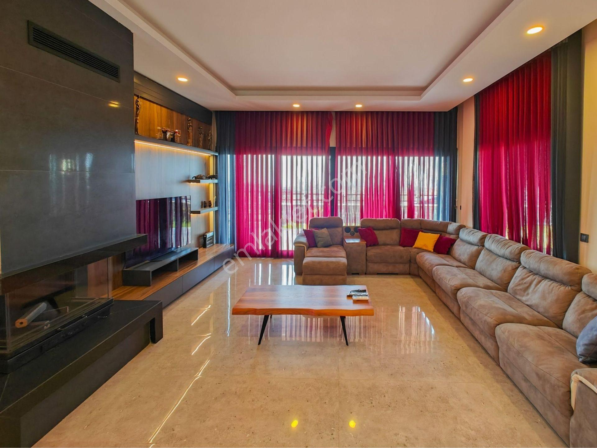Kuşadası Soğucak Deniz Manzaralı Özel Havuzlu Satılık Lüks Villa - Görsel 12