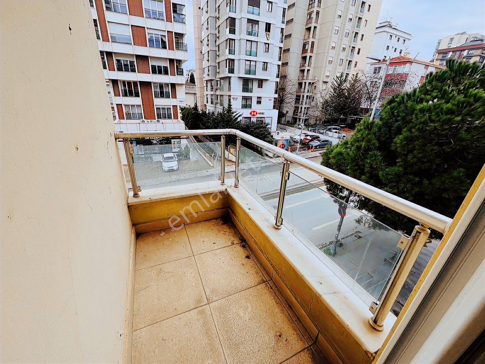 Lf İmaj Bostancı Minibüs Caddesi Üzerinde Balkonlu Geniş 2+1 - Görsel 32