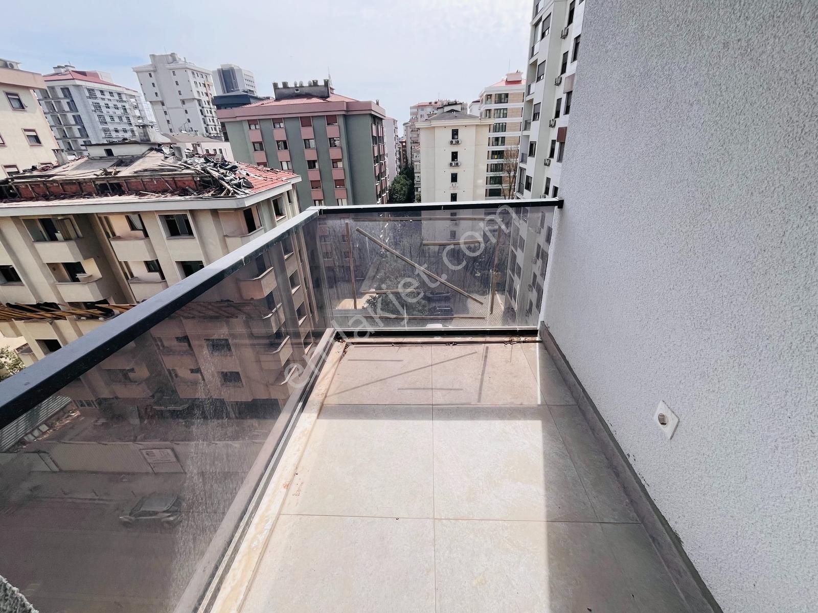 Lf İmaj Caddebostanda Yeni Binada Balkonlu 135m2boş 3+1 Ebevynli - Görsel 15