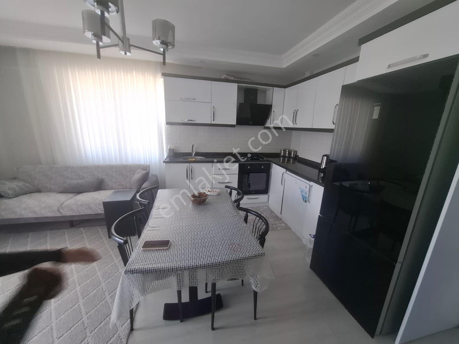 Havuzlu Sitede Aileye Uygun 6 Kişilik Günlük Kiralık Daire - Görsel 11