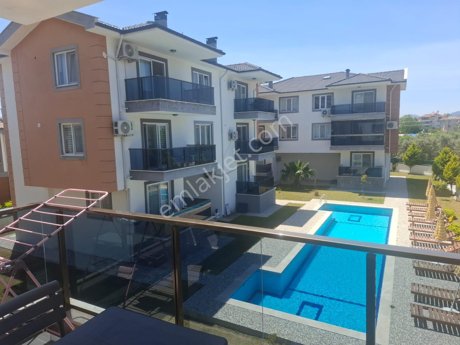 Havuzlu Sitede Aileye Uygun 6 Kişilik Günlük Kiralık Daire - Görsel 4