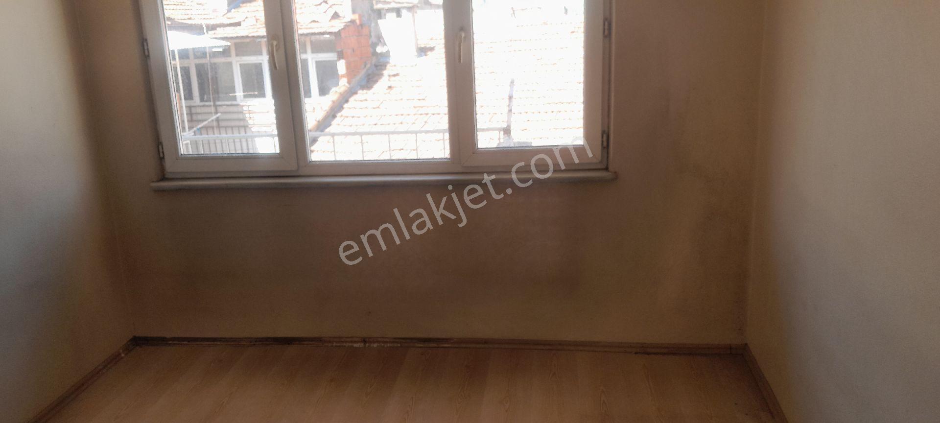 Manzaralı Balkonlu Sonkat D.gaz Sobalı Satılık Dairee - Görsel 17