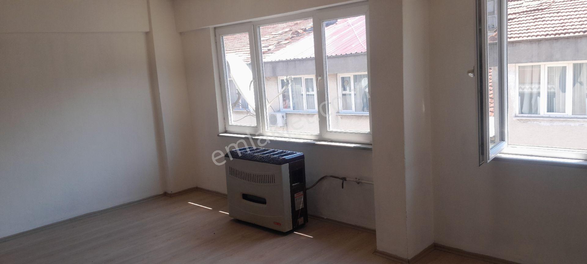 Manzaralı Balkonlu Sonkat D.gaz Sobalı Satılık Dairee - Görsel 6