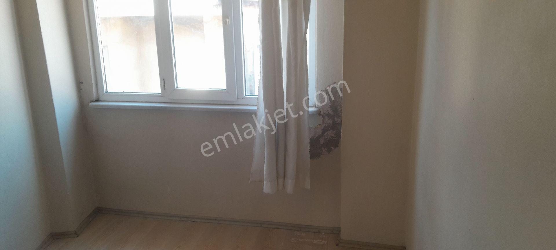 Manzaralı Balkonlu Sonkat D.gaz Sobalı Satılık Dairee - Görsel 15