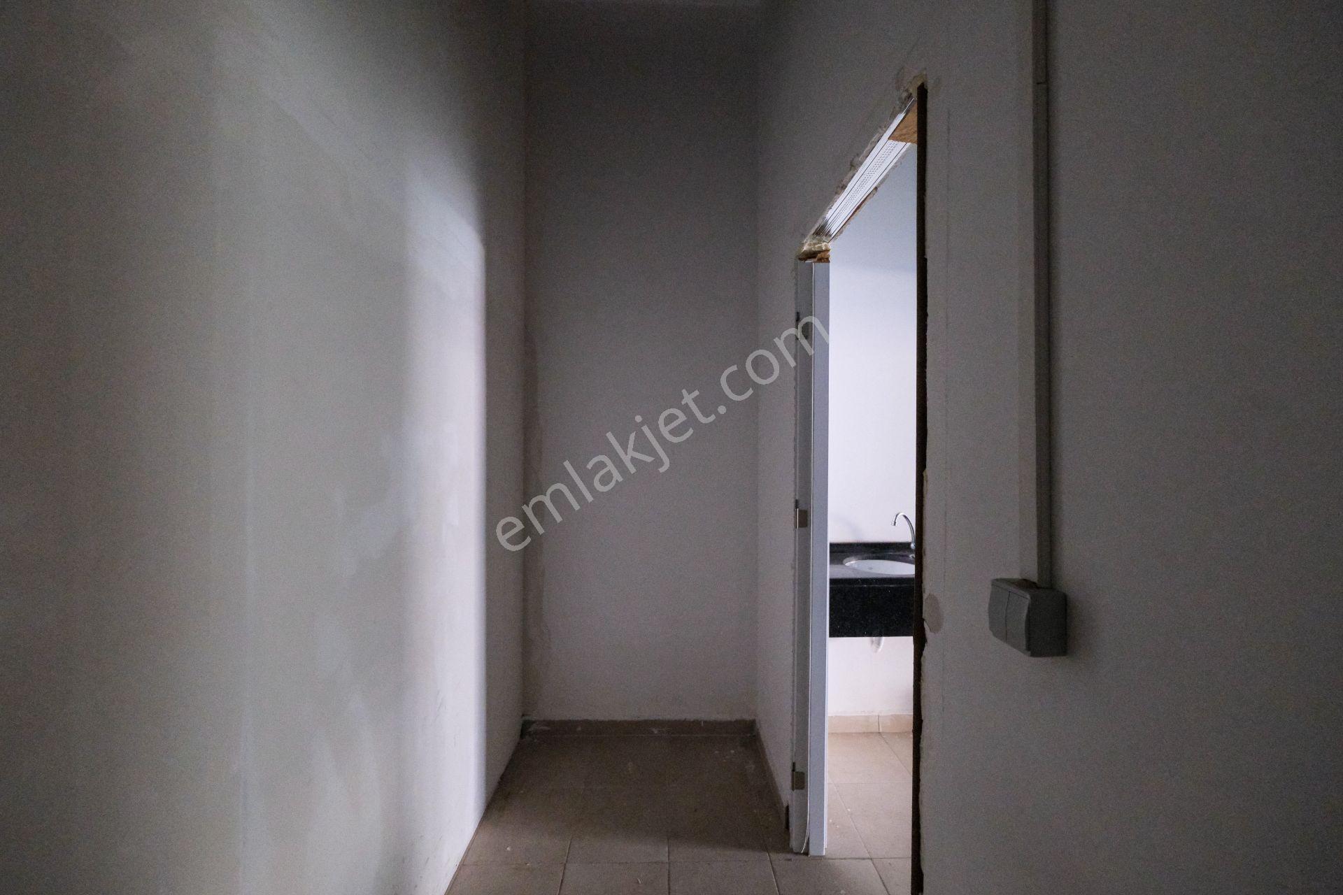 Pendik Potre Marmara Malazgirt Caddesinde Kiralık 800 M2 Dükkan - Görsel 24