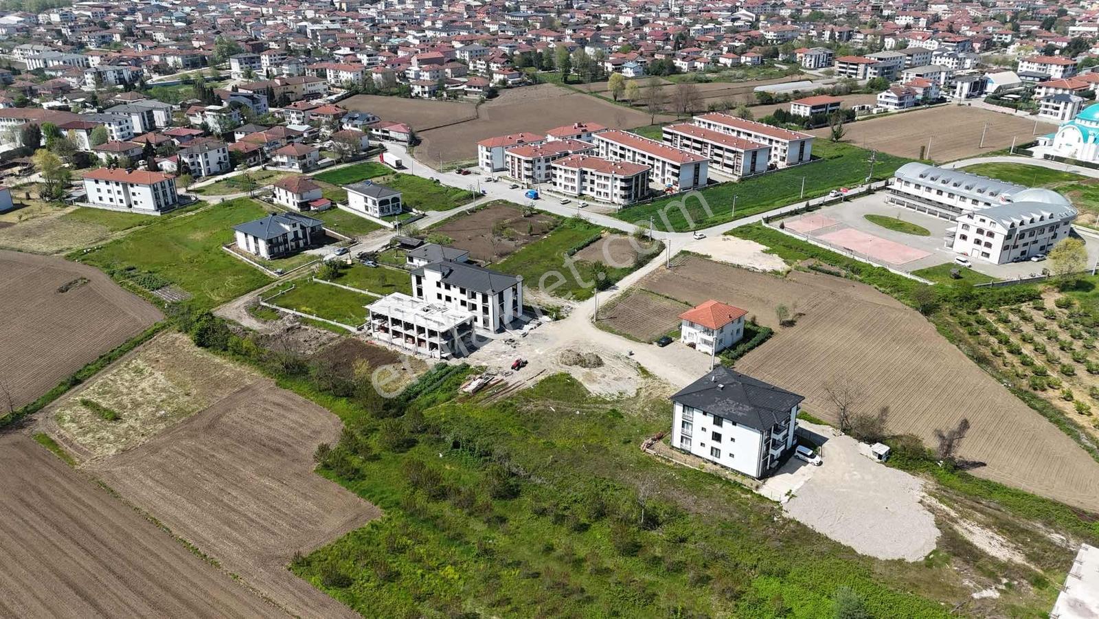 Aker Emlaktan Merkezde Satılık Veya Kat Karşılığı
