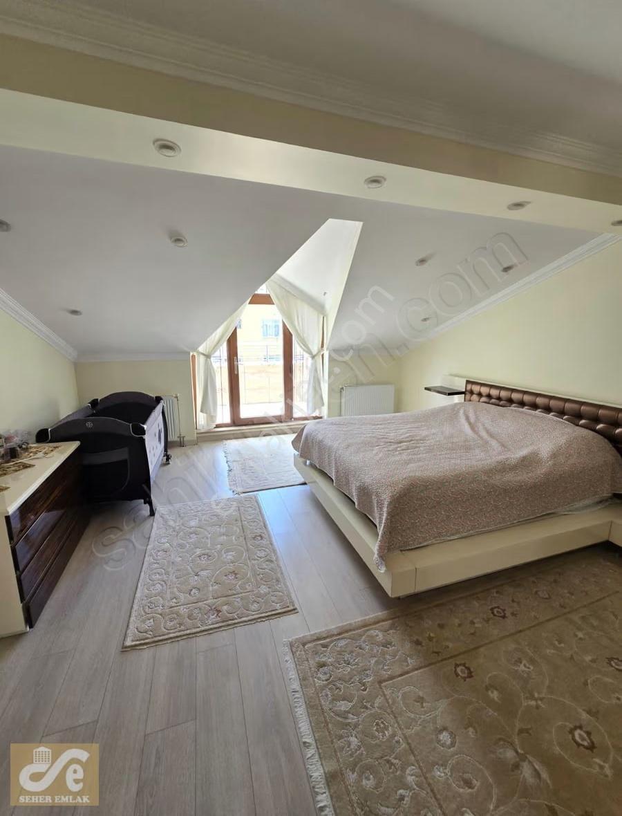 Bayrampaşa 50. Yıl Caddesin De 350m² Satılık 4+2 Emsalsiz Dublex - Görsel 13