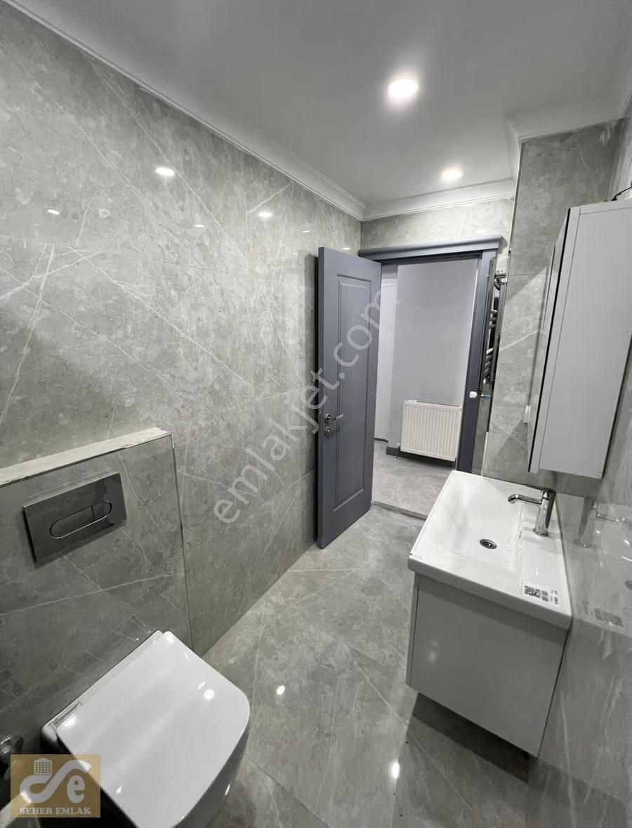 Hürriyet Mahallesinde Sıfır Otoparklı Kiralık 2+1 Daire