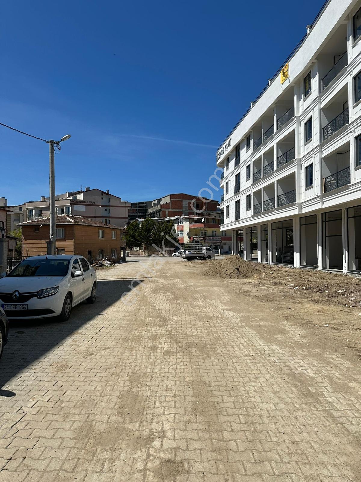 Altınova'da Satılık 3+1 Teraslı Yerden Isıtmalı Manzaralı Daire - Görsel 16