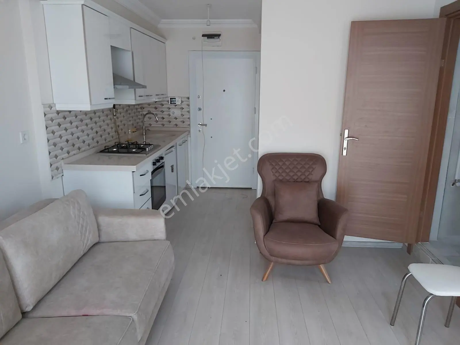 Balıkesir Altıeylül Kasaplar Mah.de Demirdağ Emlak Tan Satılık 1+1 Kombili Ara Kat Daire - Görsel 4