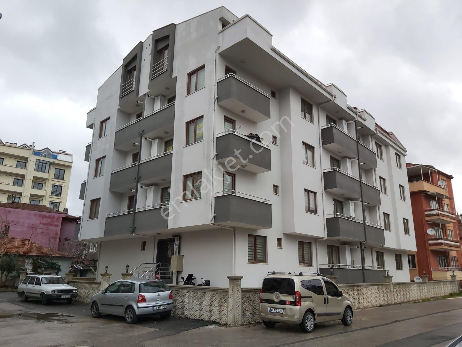 Balıkesir Altıeylül Kasaplar Mah.de Demirdağ Emlak Tan Satılık 1+1 Kombili Ara Kat Daire - Görsel 11
