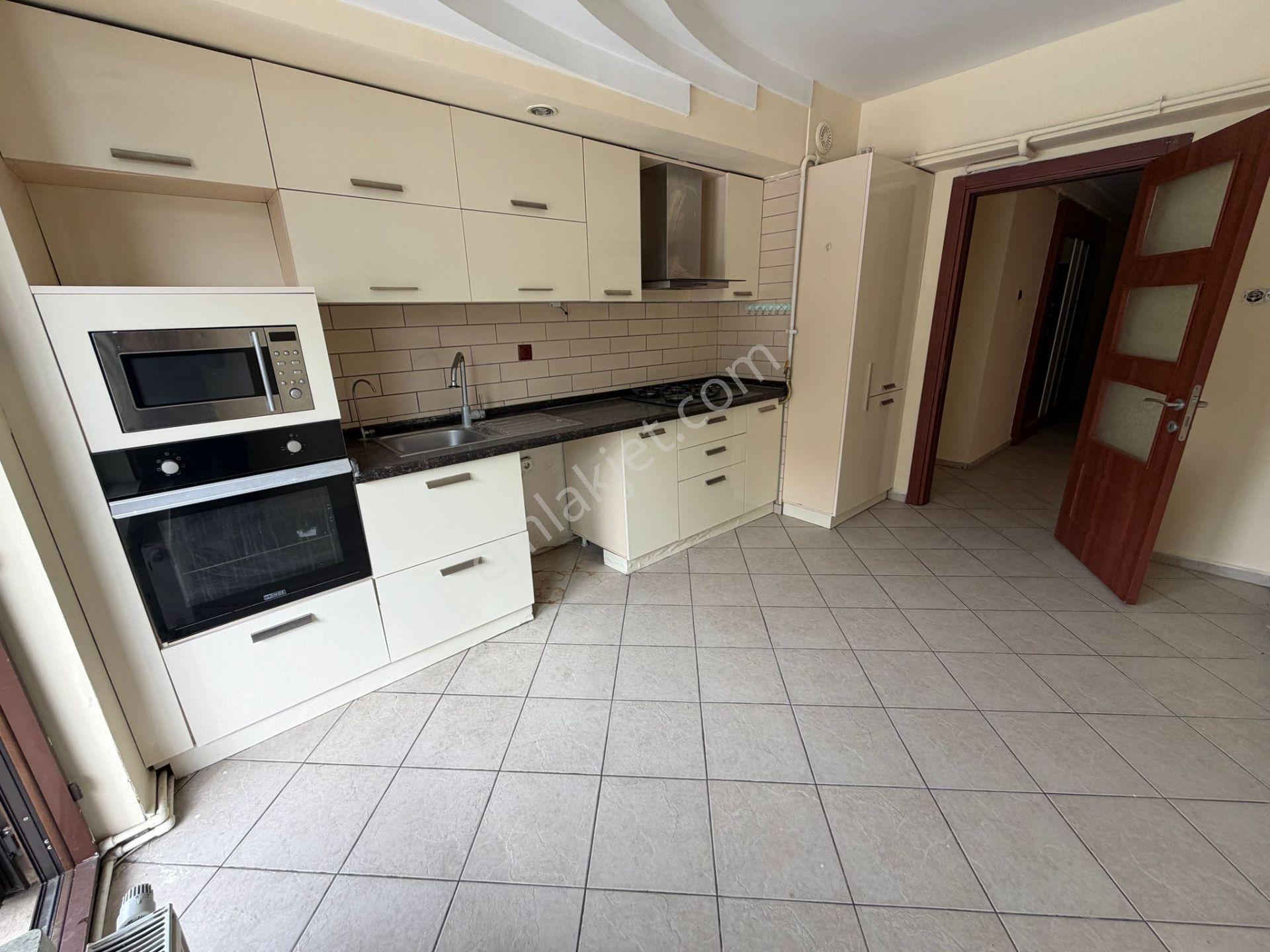 Kasımpaşa Mahallesinde Temiz 7+1 Kiralık Dubleks Daire - Görsel 21