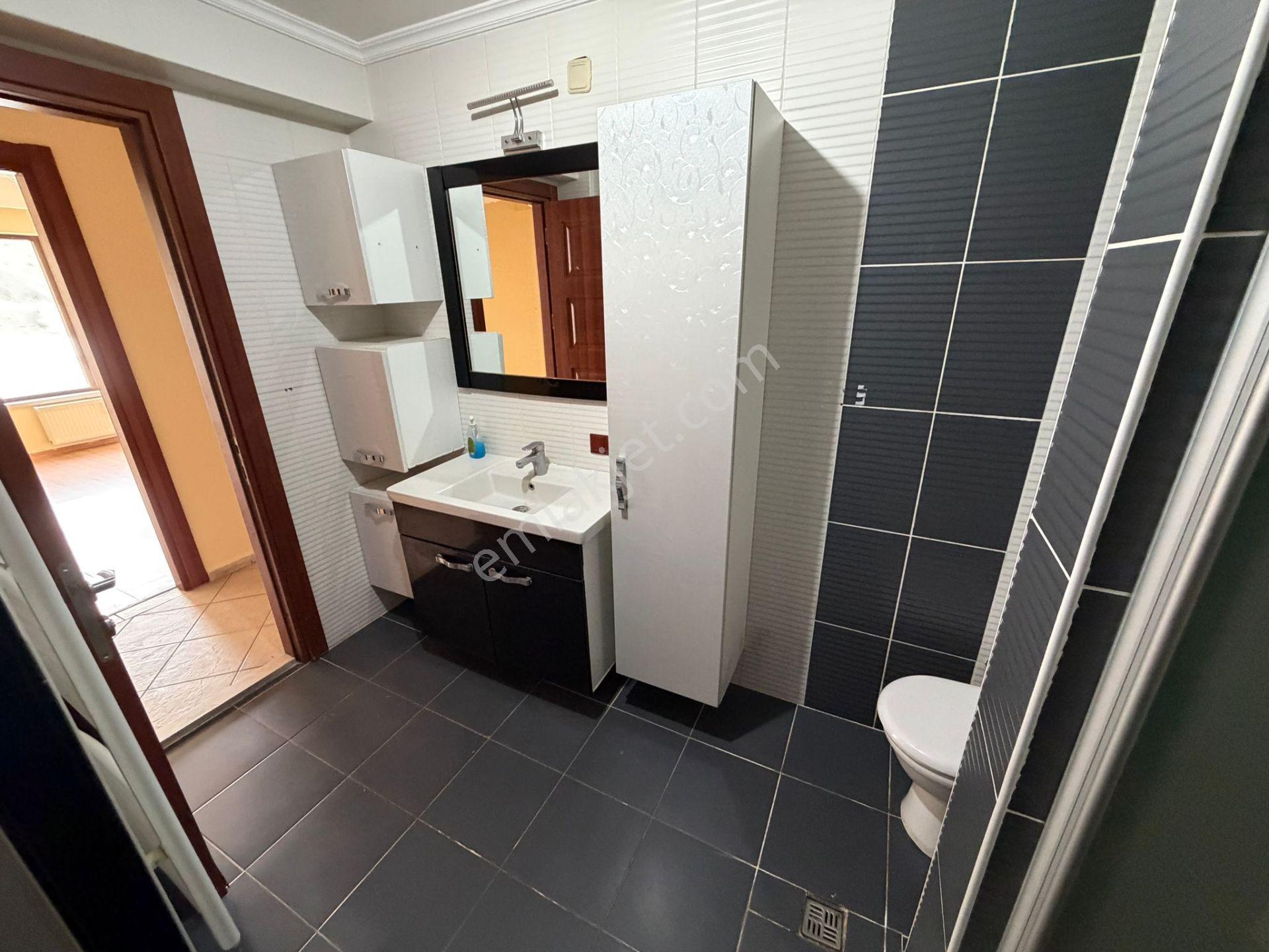 Kasımpaşa Mahallesinde Temiz 7+1 Kiralık Dubleks Daire - Görsel 35