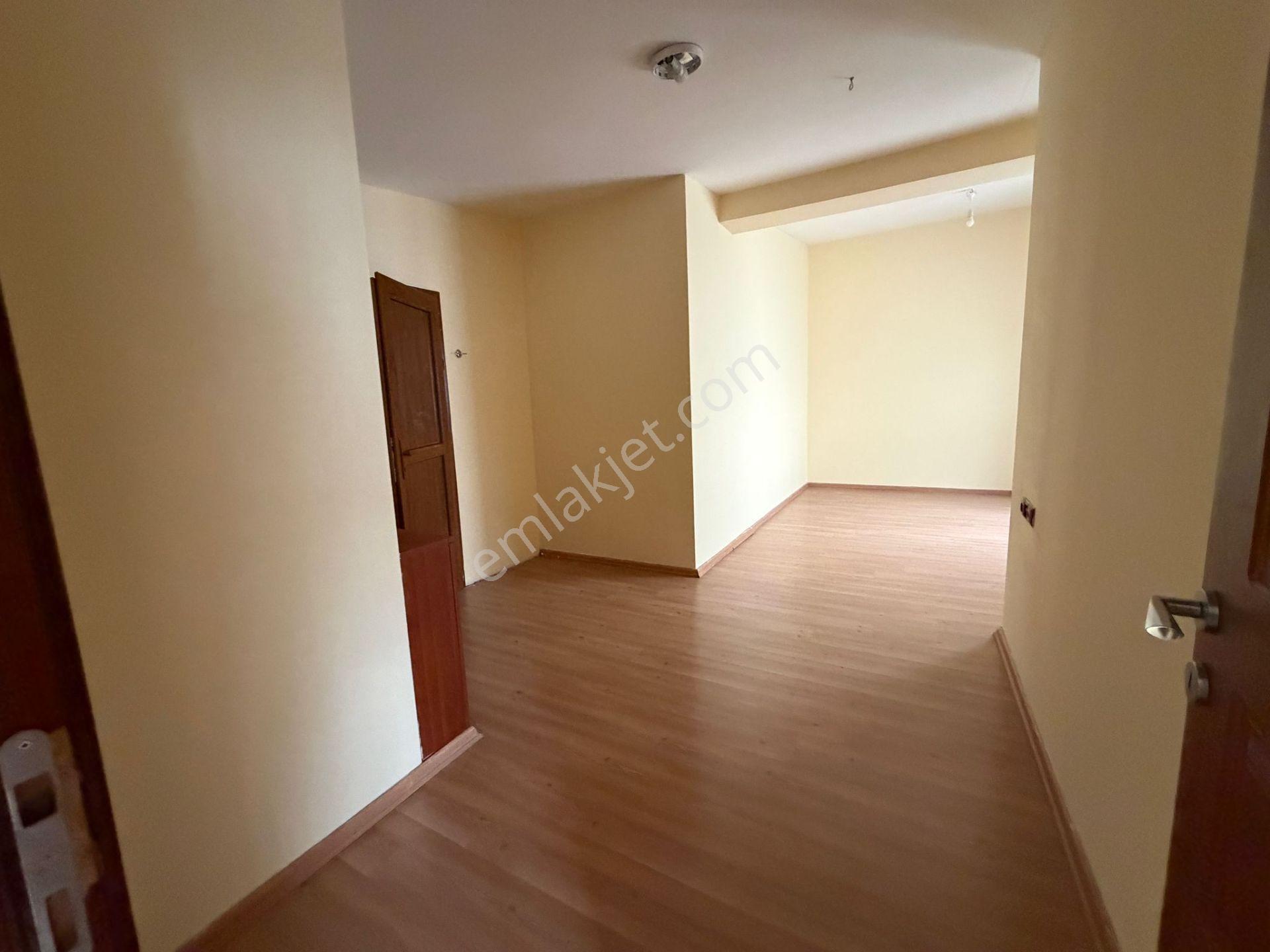 Kasımpaşa Mahallesinde Temiz 7+1 Kiralık Dubleks Daire - Görsel 10