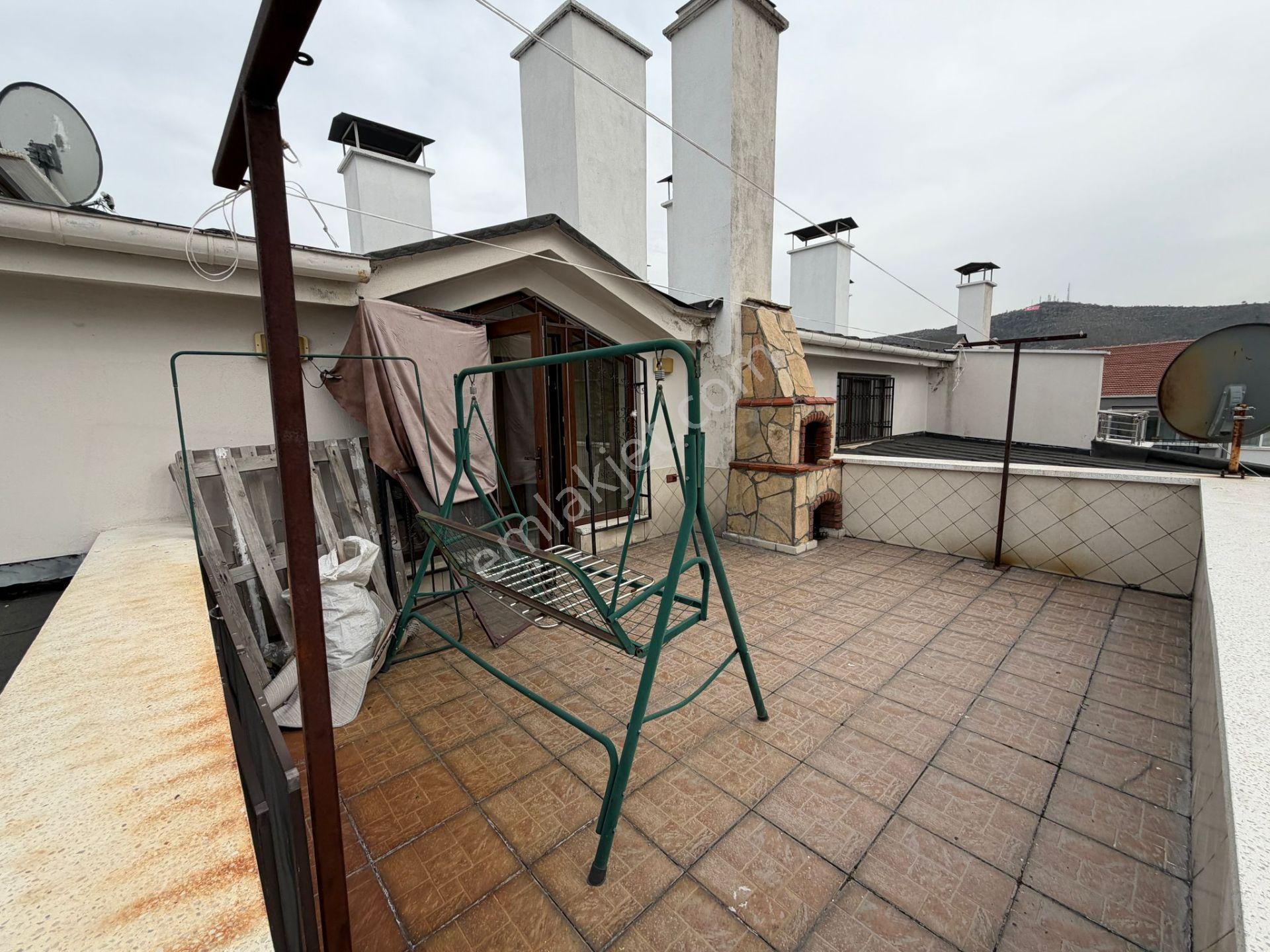 Kasımpaşa Mahallesinde Temiz 7+1 Kiralık Dubleks Daire - Görsel 5