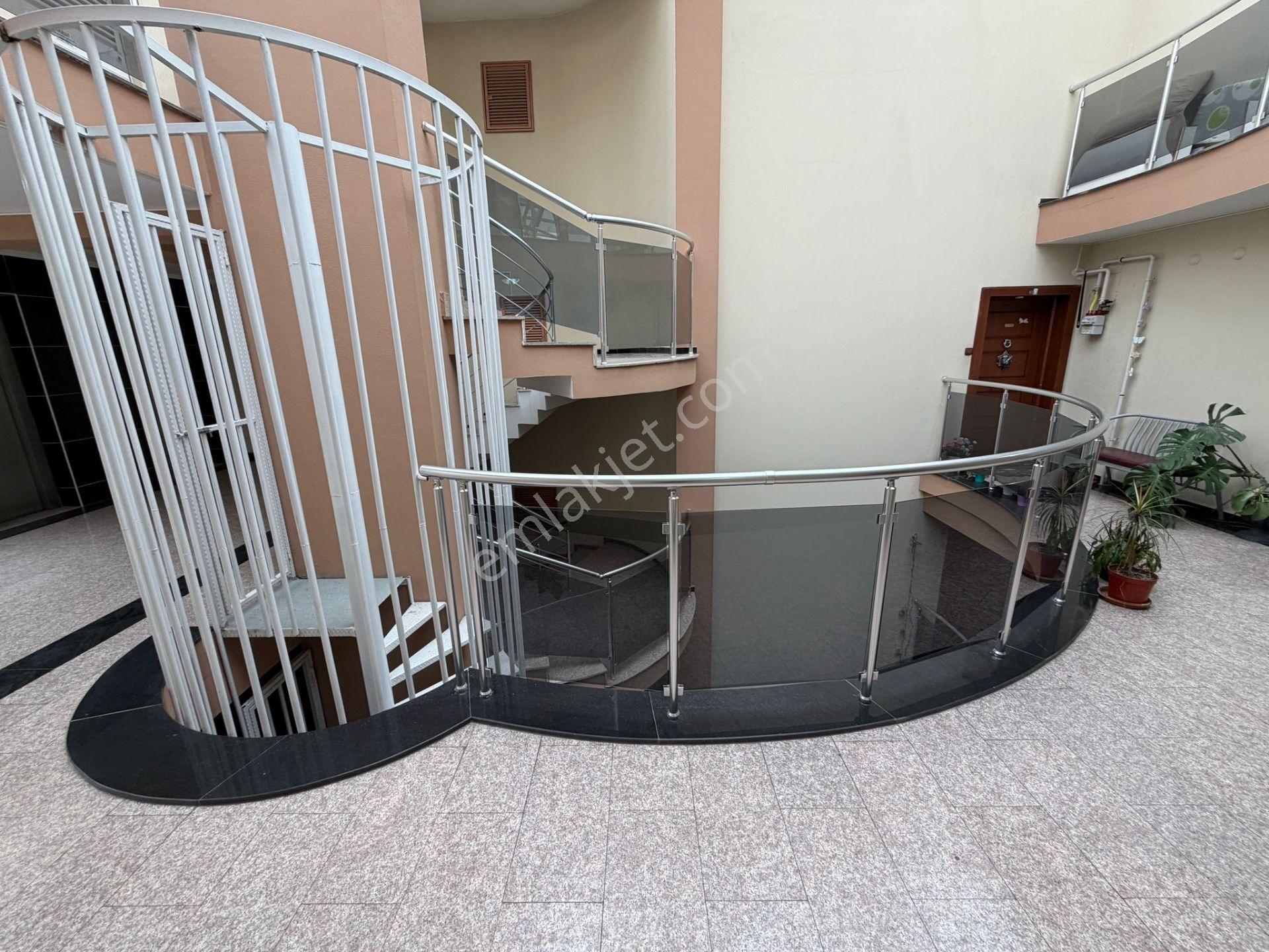 Kasımpaşa Mahallesinde Temiz 7+1 Kiralık Dubleks Daire - Görsel 38