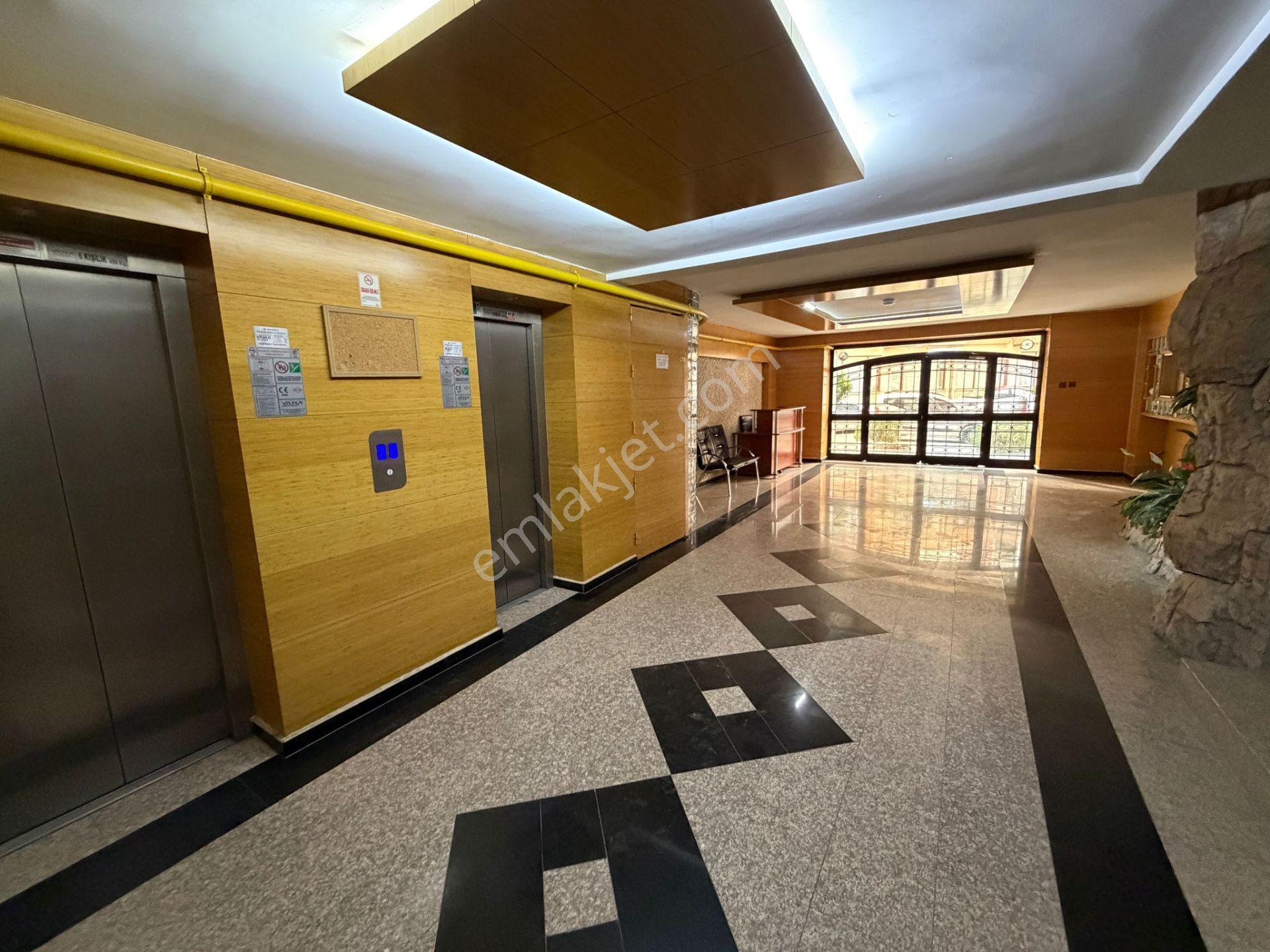 Kasımpaşa Mahallesinde Temiz 7+1 Kiralık Dubleks Daire - Görsel 2