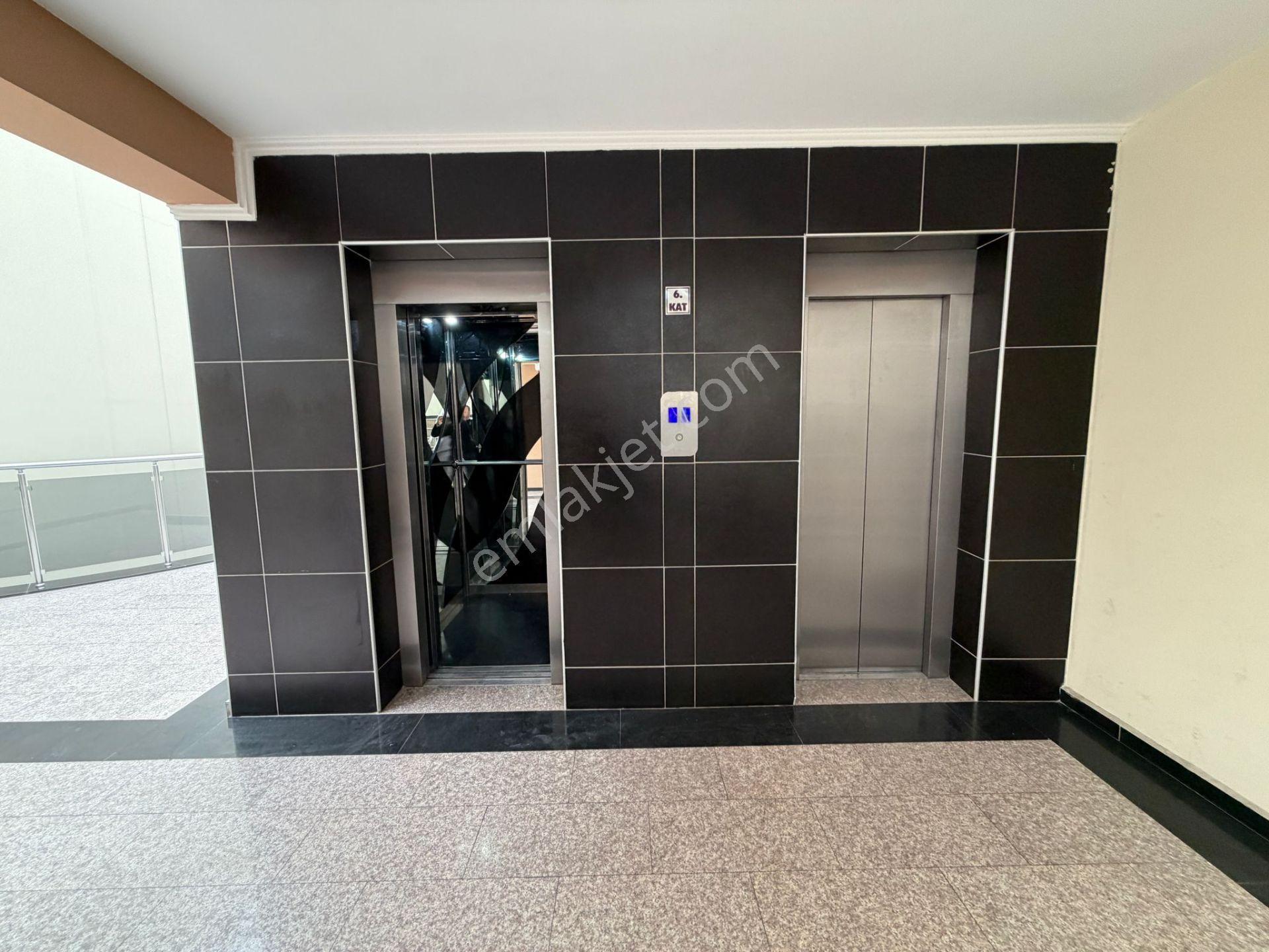 Kasımpaşa Mahallesinde Temiz 7+1 Kiralık Dubleks Daire - Görsel 4