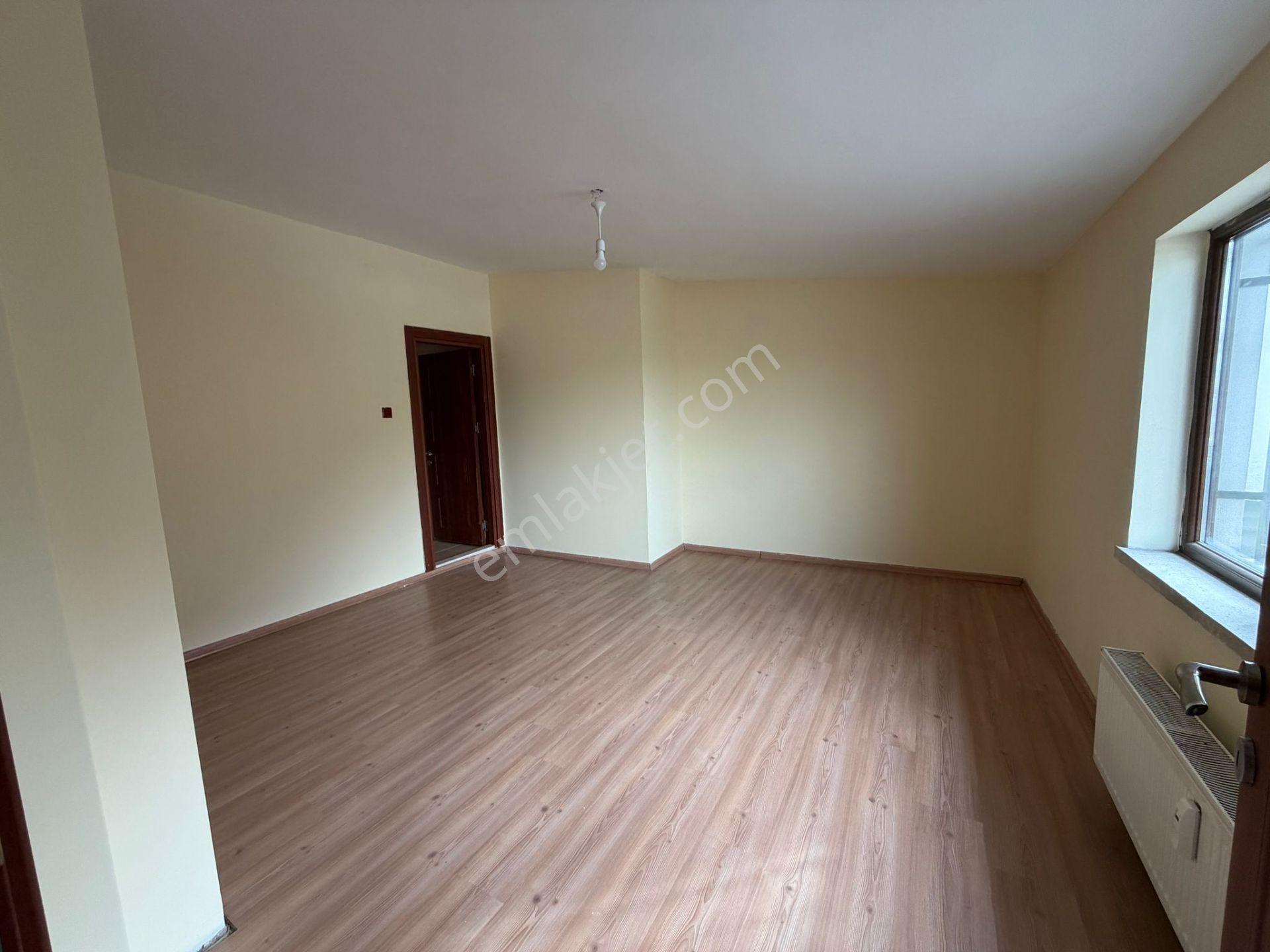 Kasımpaşa Mahallesinde Temiz 7+1 Kiralık Dubleks Daire - Görsel 13