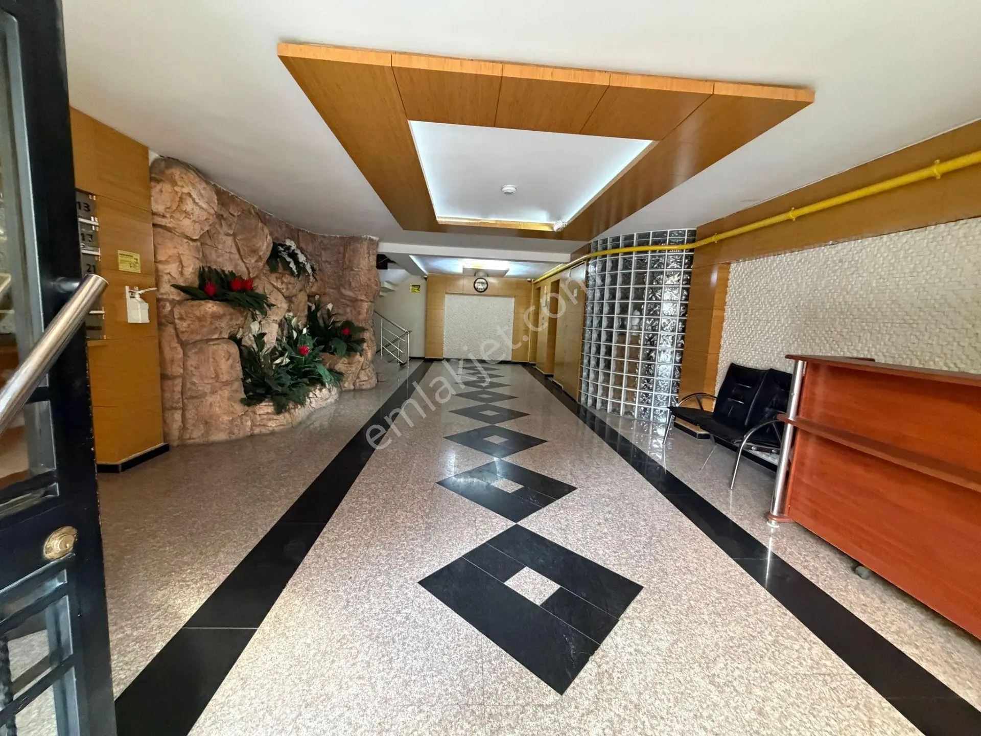 Kasımpaşa Mahallesinde Temiz 7+1 Kiralık Dubleks Daire - Görsel 3