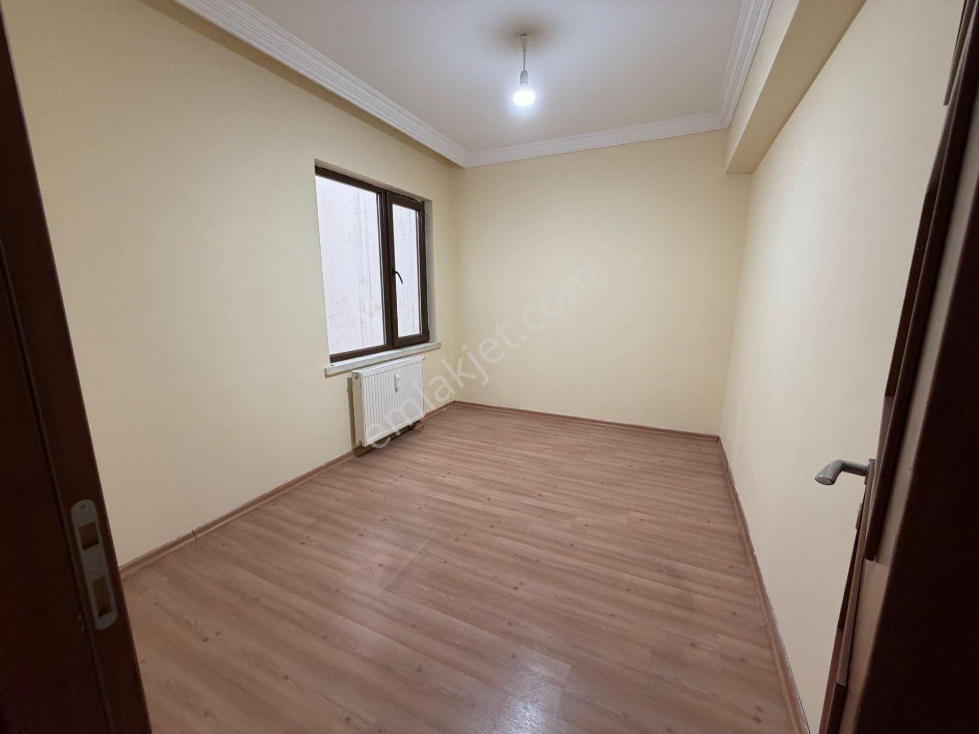 Kasımpaşa Mahallesinde Temiz 7+1 Kiralık Dubleks Daire - Görsel 32