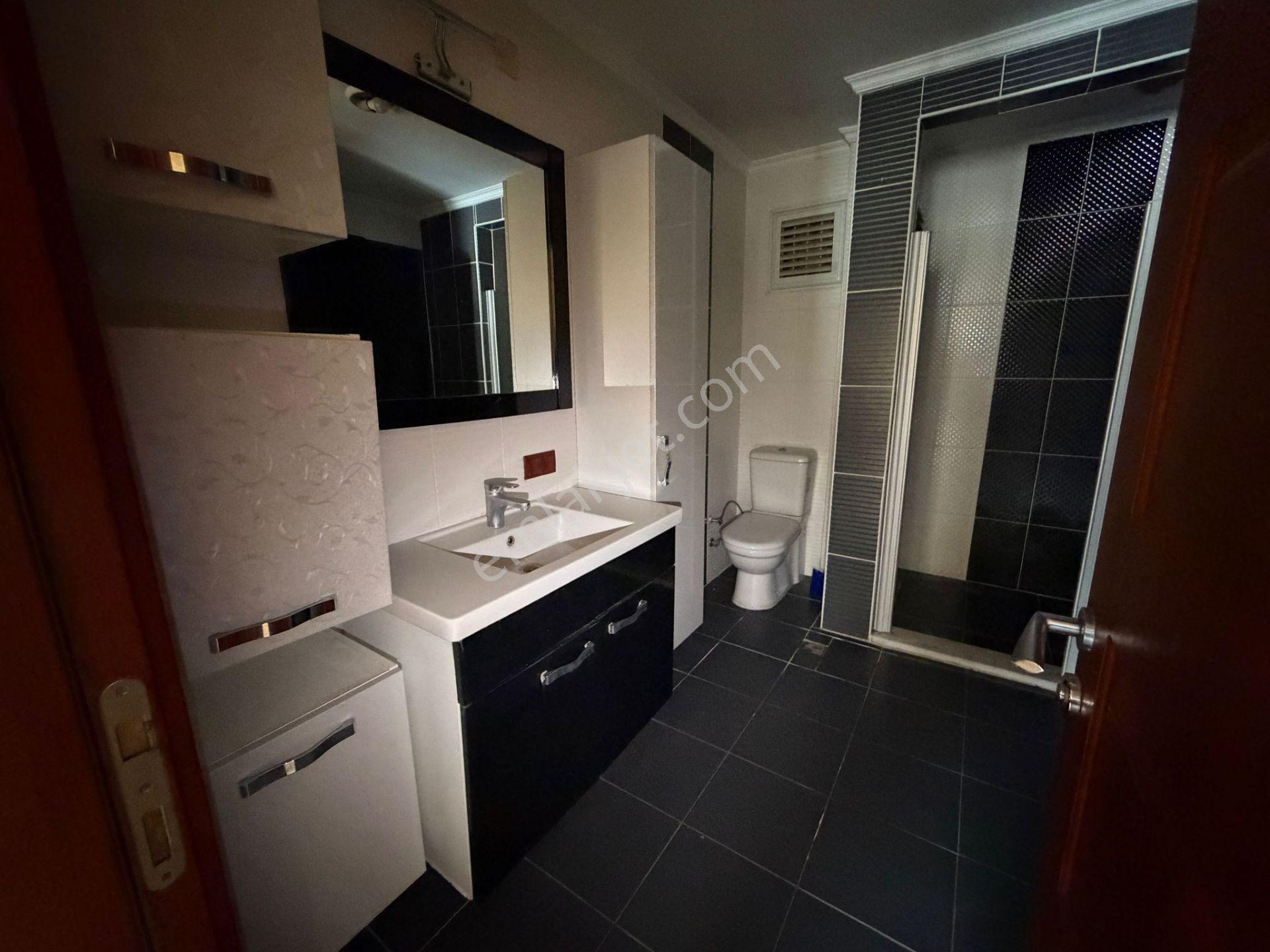 Kasımpaşa Mahallesinde Temiz 7+1 Kiralık Dubleks Daire - Görsel 19
