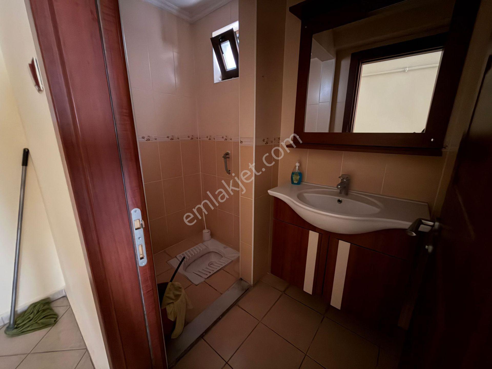 Kasımpaşa Mahallesinde Temiz 7+1 Kiralık Dubleks Daire - Görsel 27