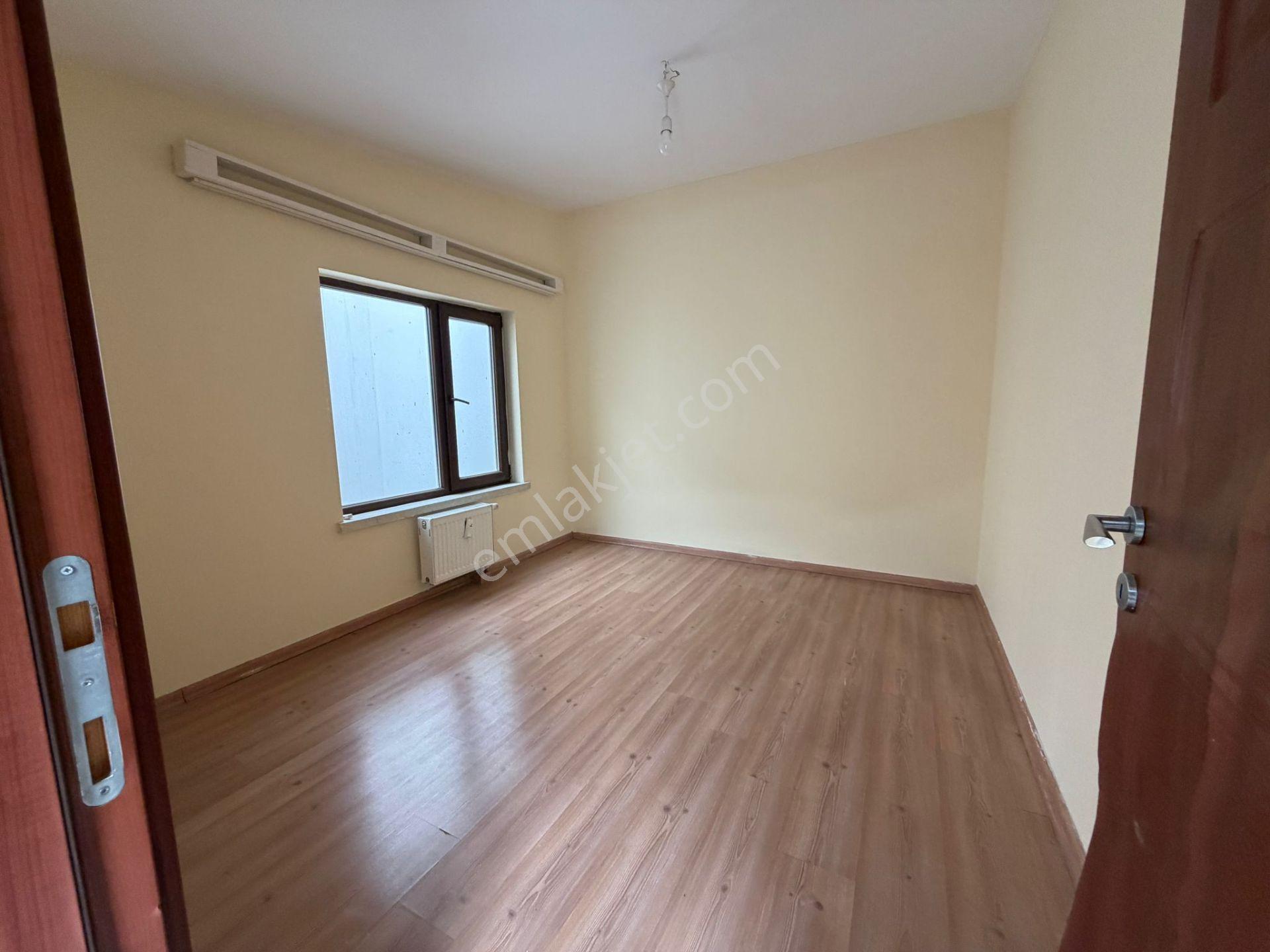 Kasımpaşa Mahallesinde Temiz 7+1 Kiralık Dubleks Daire - Görsel 8
