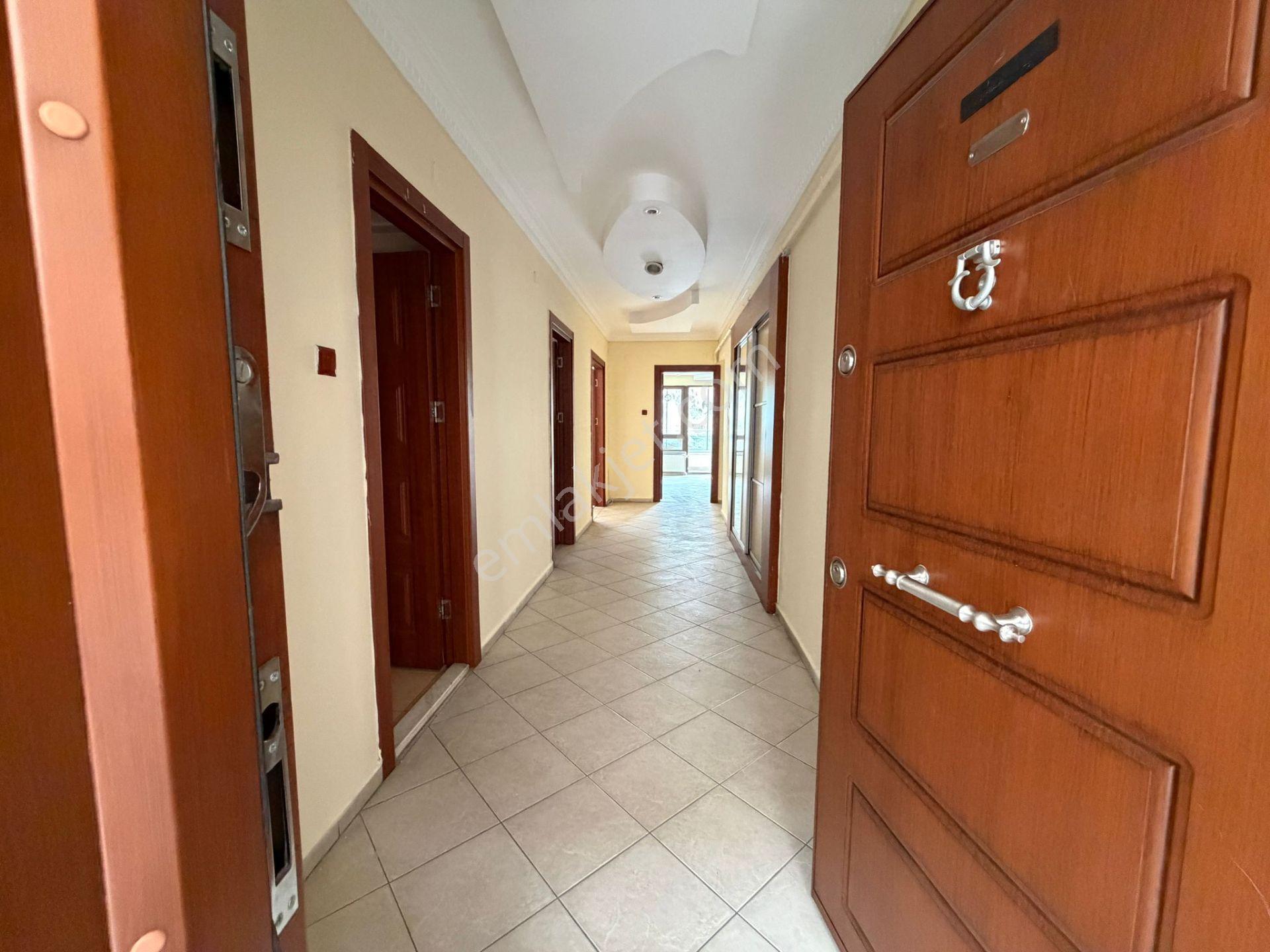 Kasımpaşa Mahallesinde Temiz 7+1 Kiralık Dubleks Daire - Görsel 28