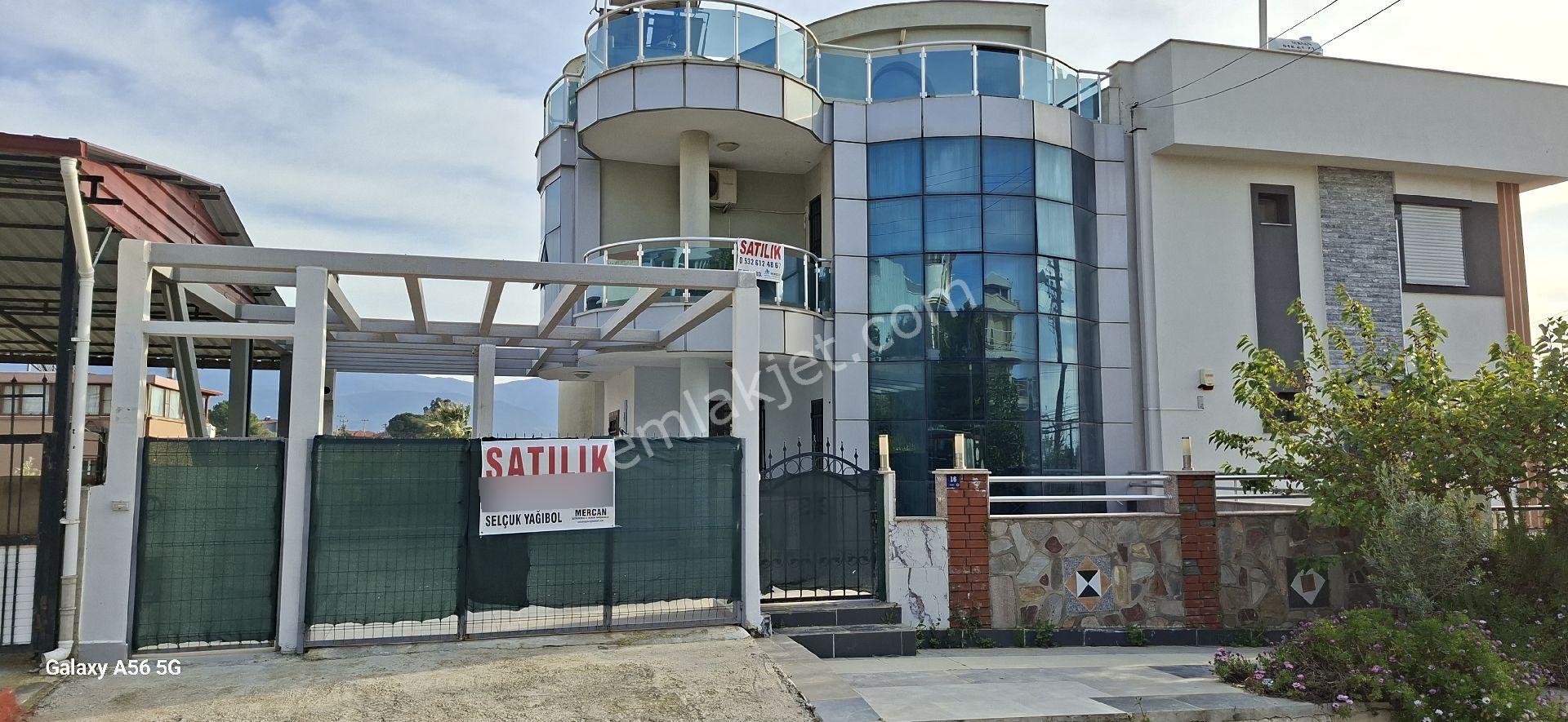 Sahil Sitelerinde 4 Katlı Özel Havuzlu Otoparklı Harıka Konumda Malikhane!! - Görsel 2