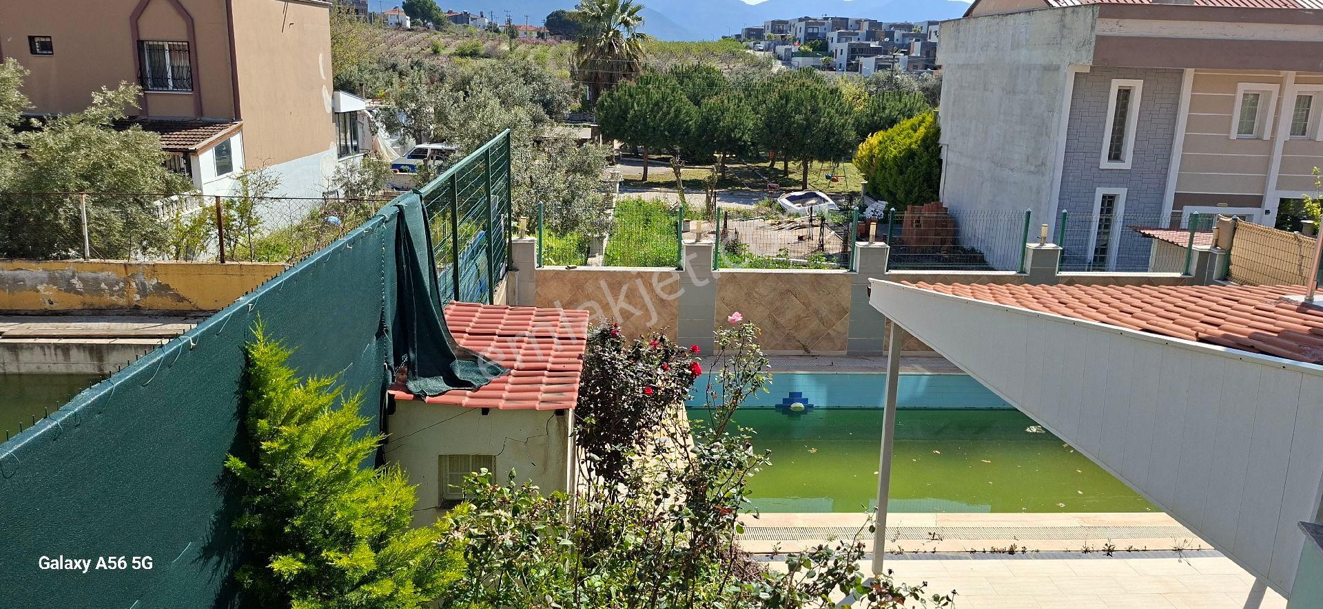 Sahil Sitelerinde 4 Katlı Özel Havuzlu Otoparklı Harıka Konumda Malikhane!! - Görsel 32