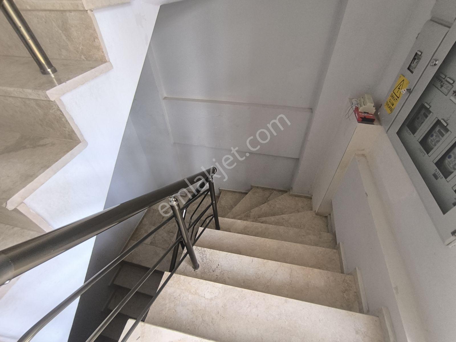 Karahasanlı Mahallesi Yeni Bölge Hastanesi Karşısı 3+1 Kiralık - Görsel 2