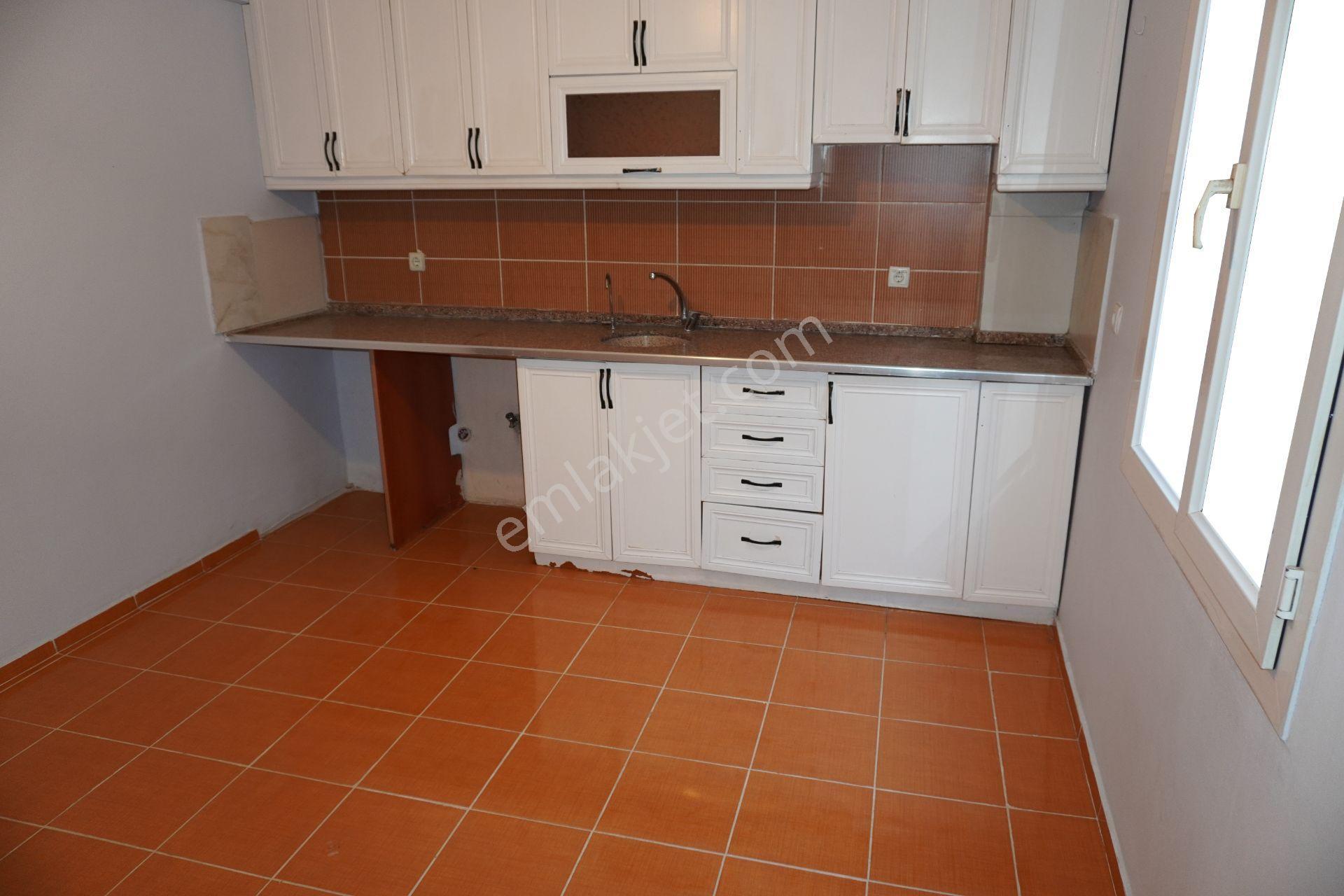 Menemen Asarlıkda Kiralık Geniş2+1 Bakımlı Balkonlu Çiğliserkan - Görsel 4