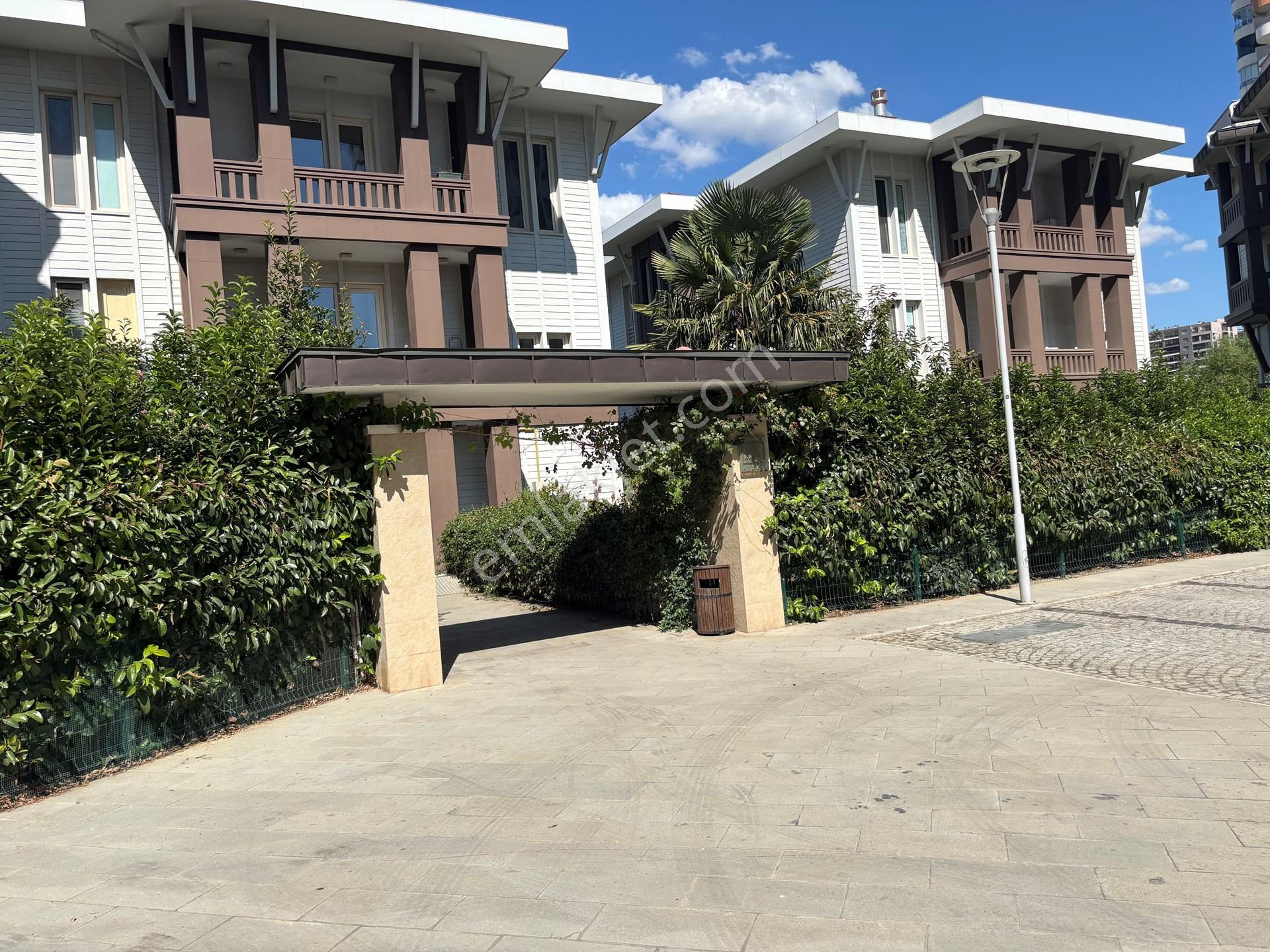 Bursa Osmangazi Demirtaş'ta, Bursa Modern'de Satılık 3+1 Göl Manzaralı Lüks Bahçe Katı Daire