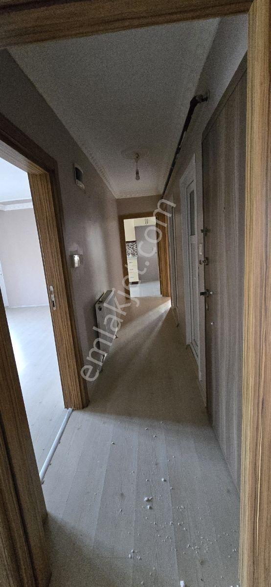 Bahçelievler Üst Geçit Dibinde 2+1 Geniş Kiralık Daire - Görsel 16