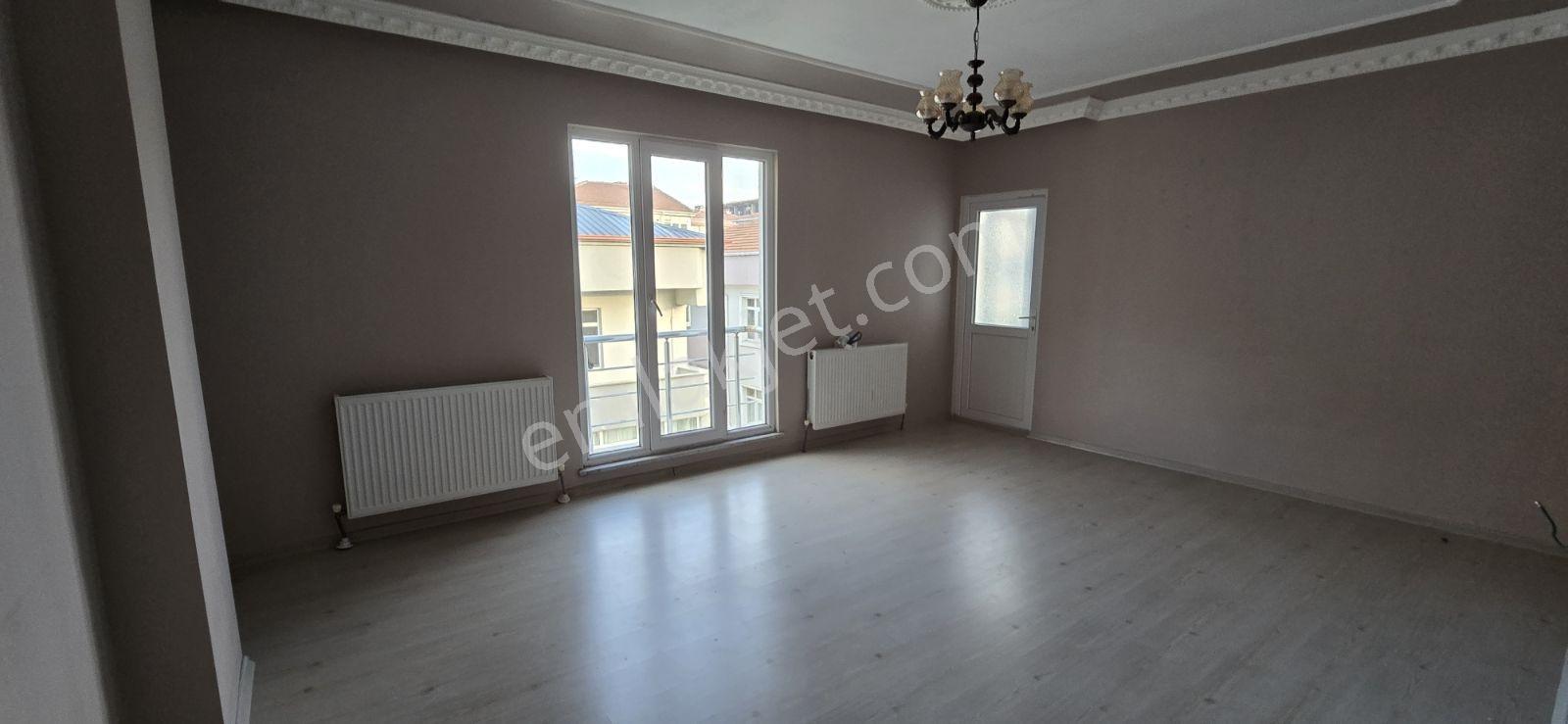 Bahçelievler Üst Geçit Dibinde 2+1 Geniş Kiralık Daire - Görsel 4